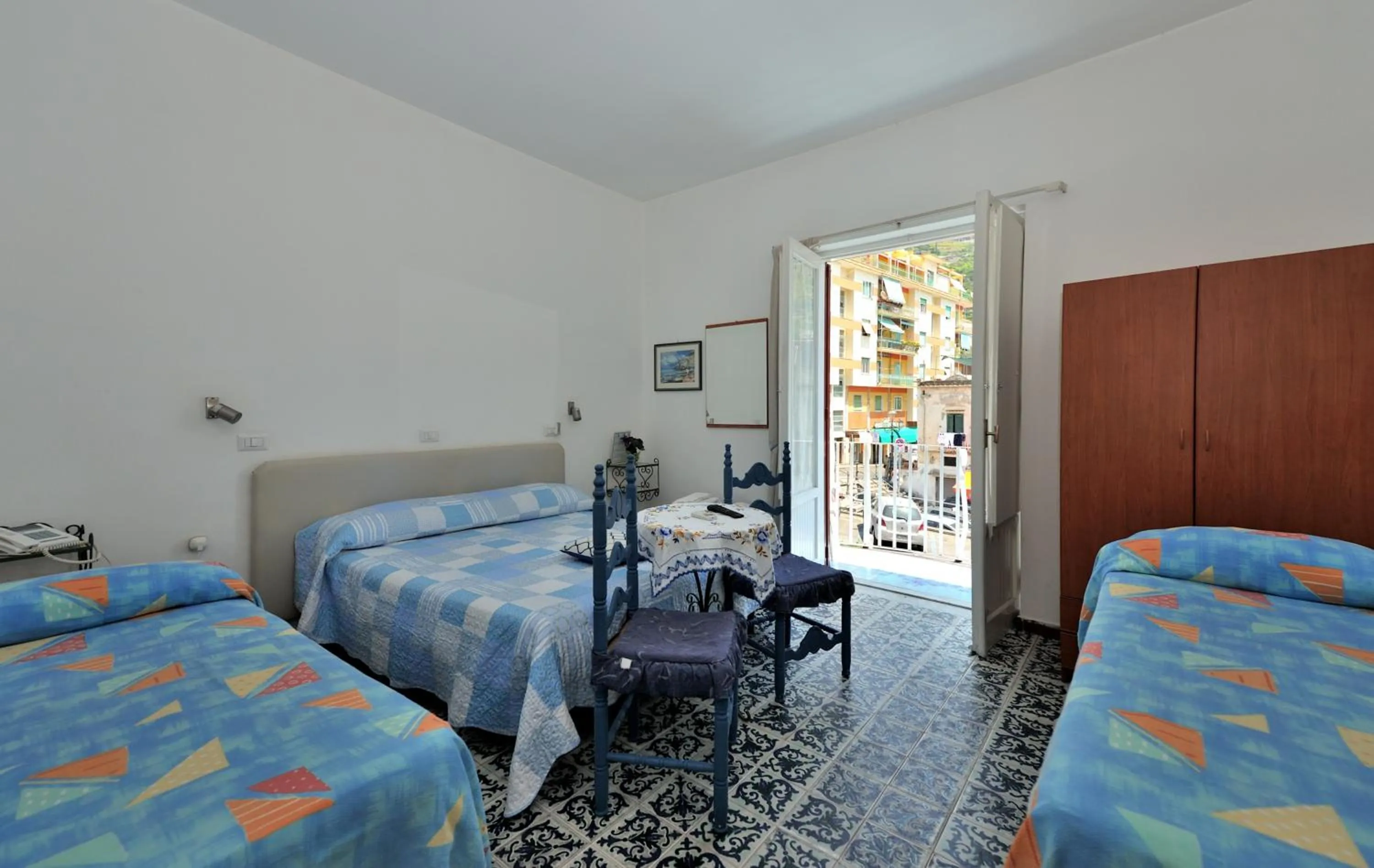 Sea view, Bed in Hotel Europa