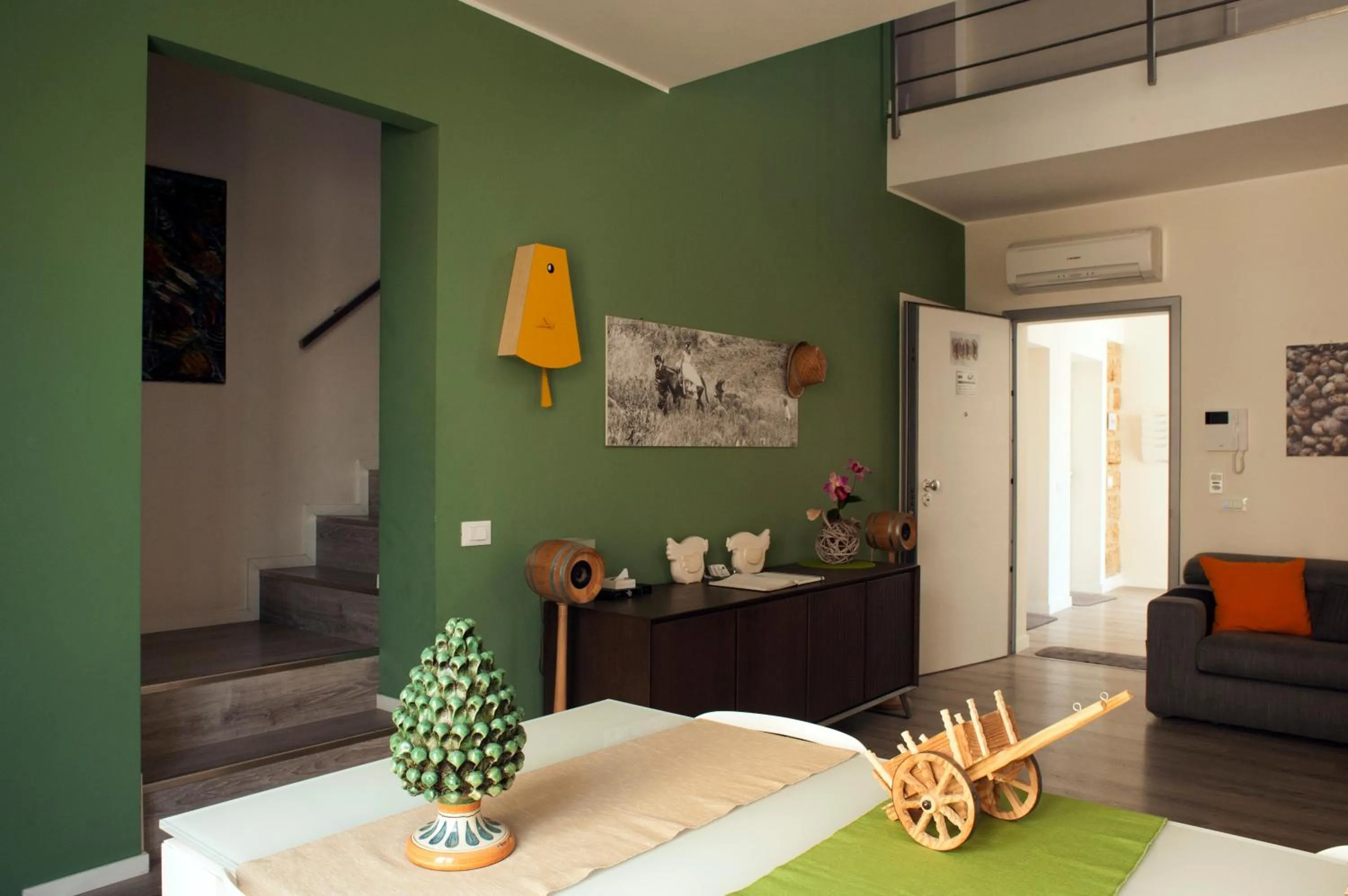 Communal lounge/ TV room in B&B Cannoli