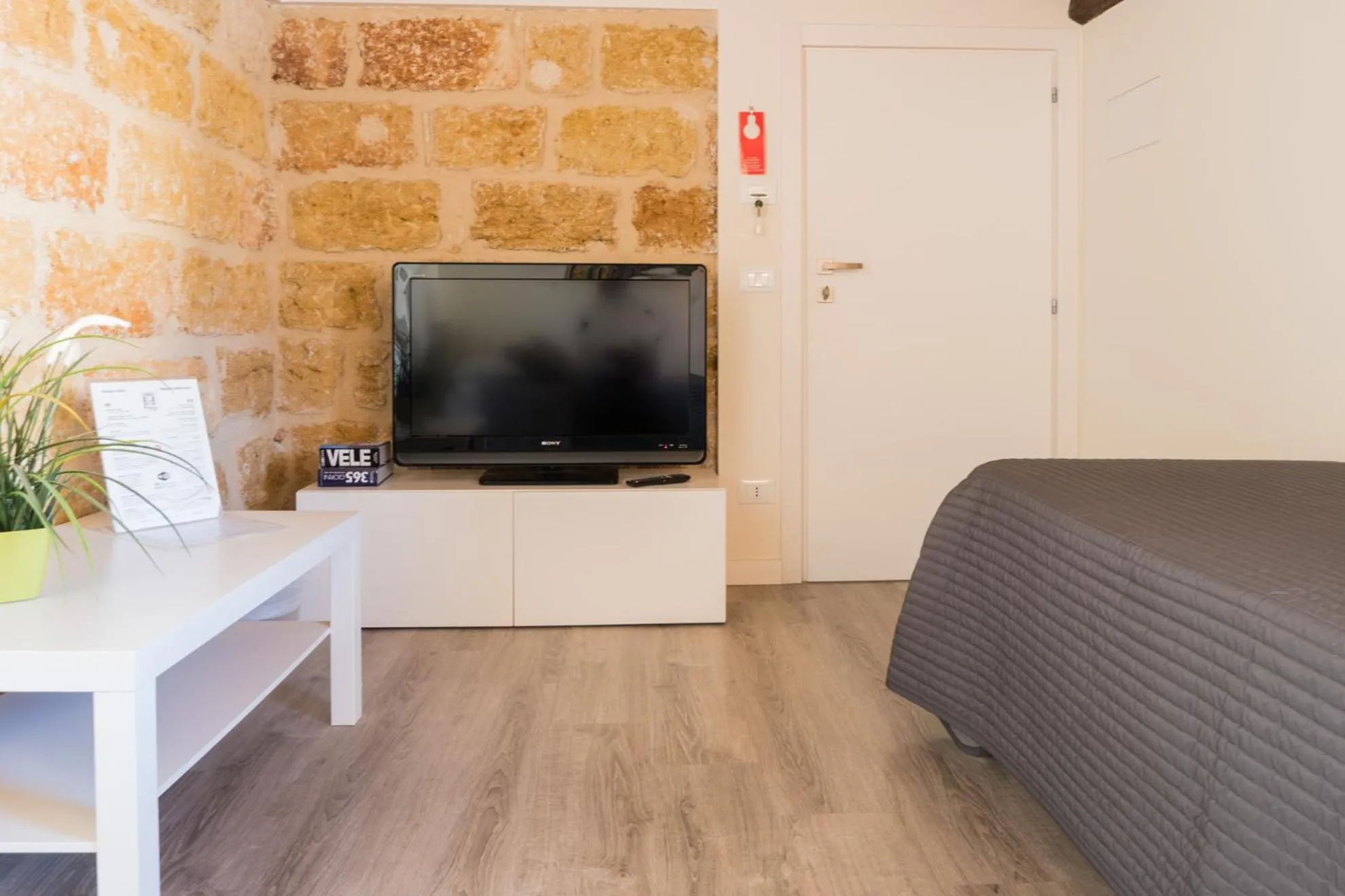 TV and multimedia in B&B Cannoli