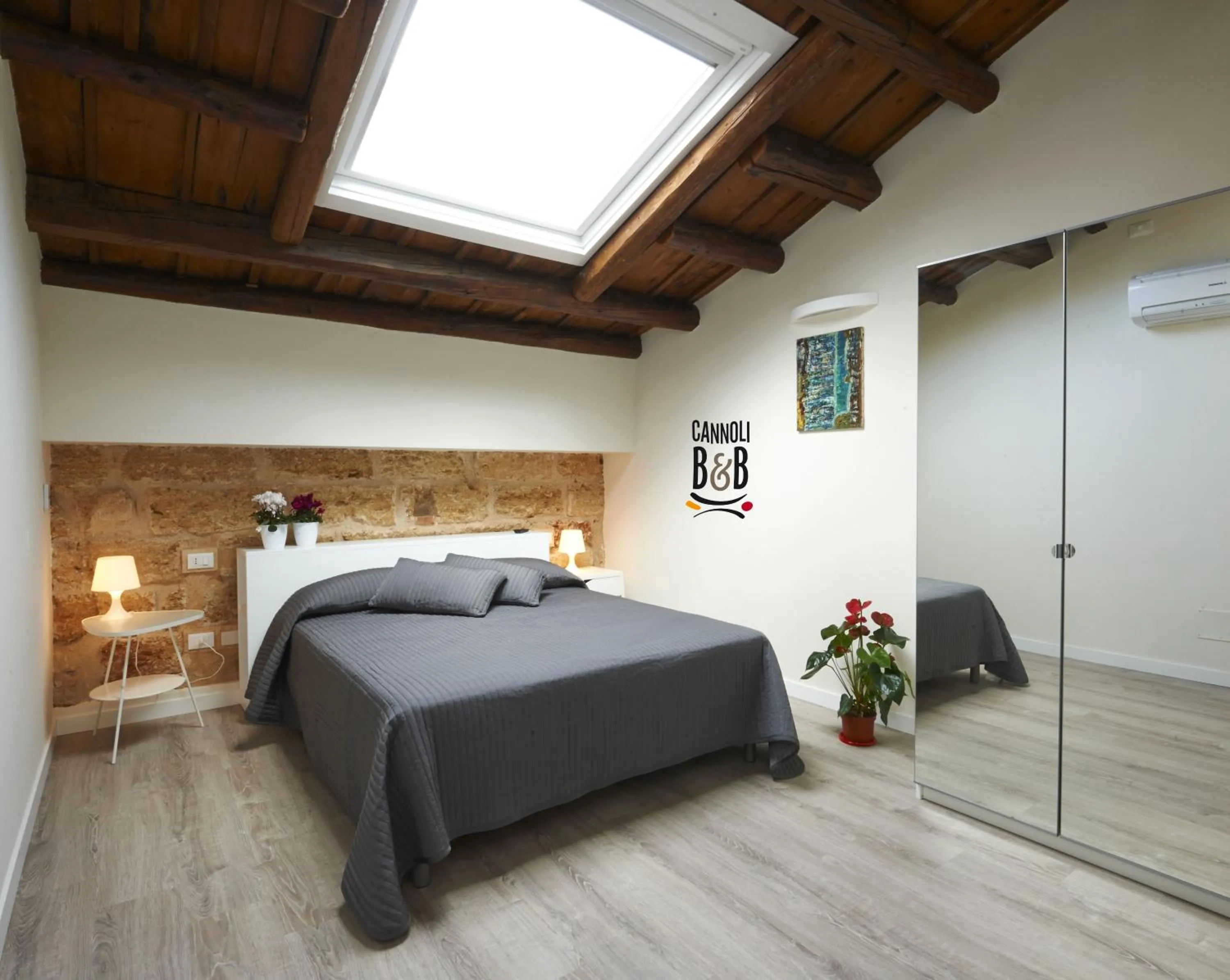 Photo of the whole room, Bed in B&B Cannoli