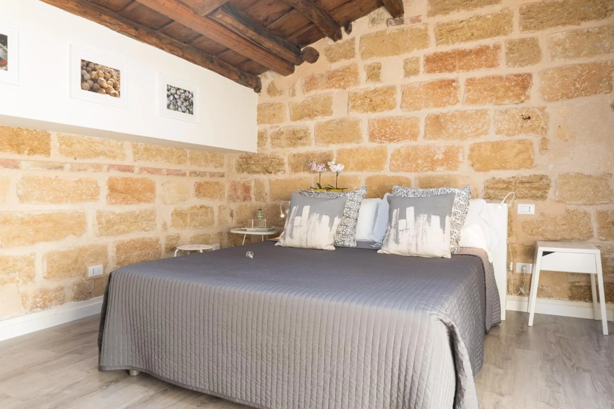 Photo of the whole room, Bed in B&B Cannoli