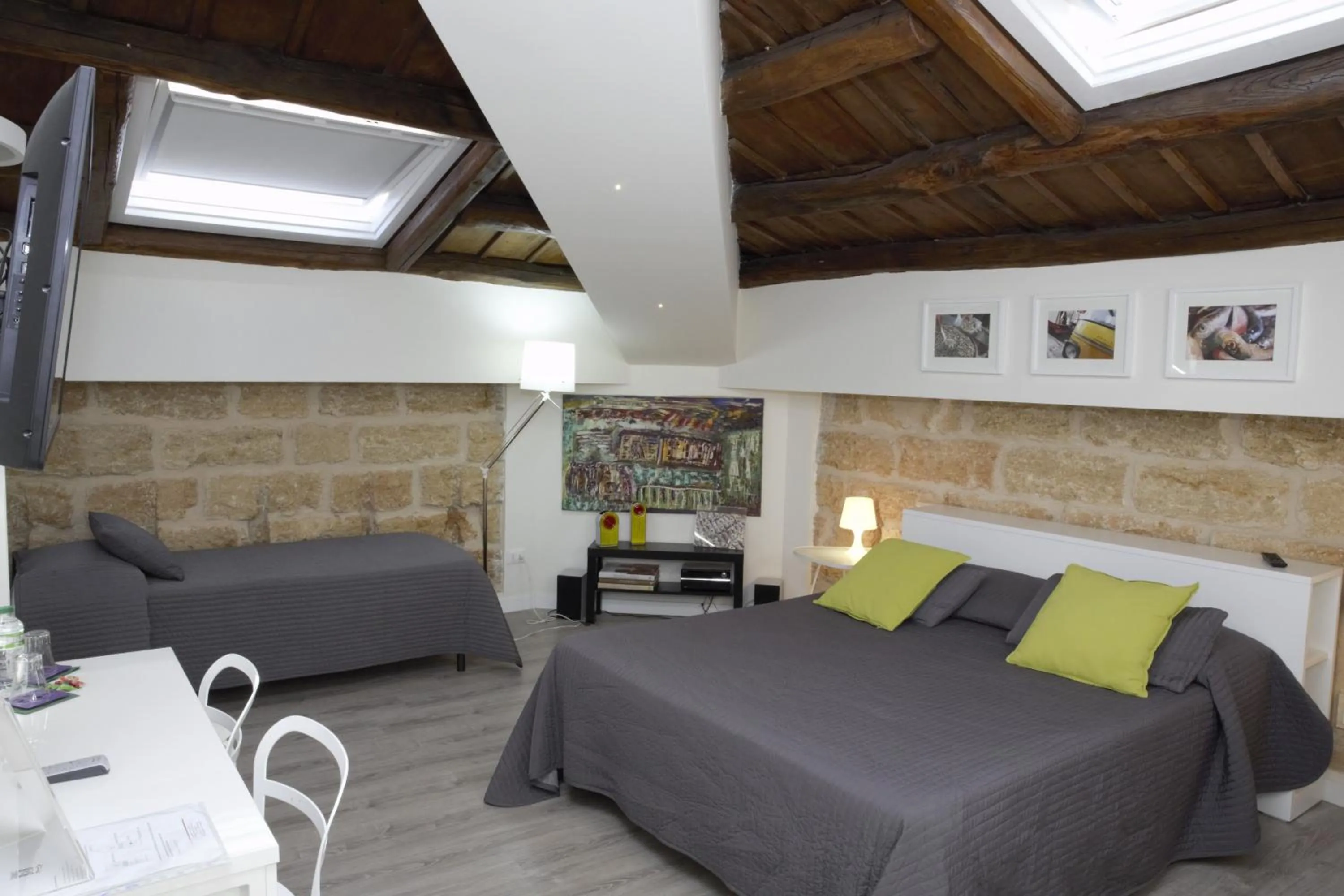 Photo of the whole room, Bed in B&B Cannoli