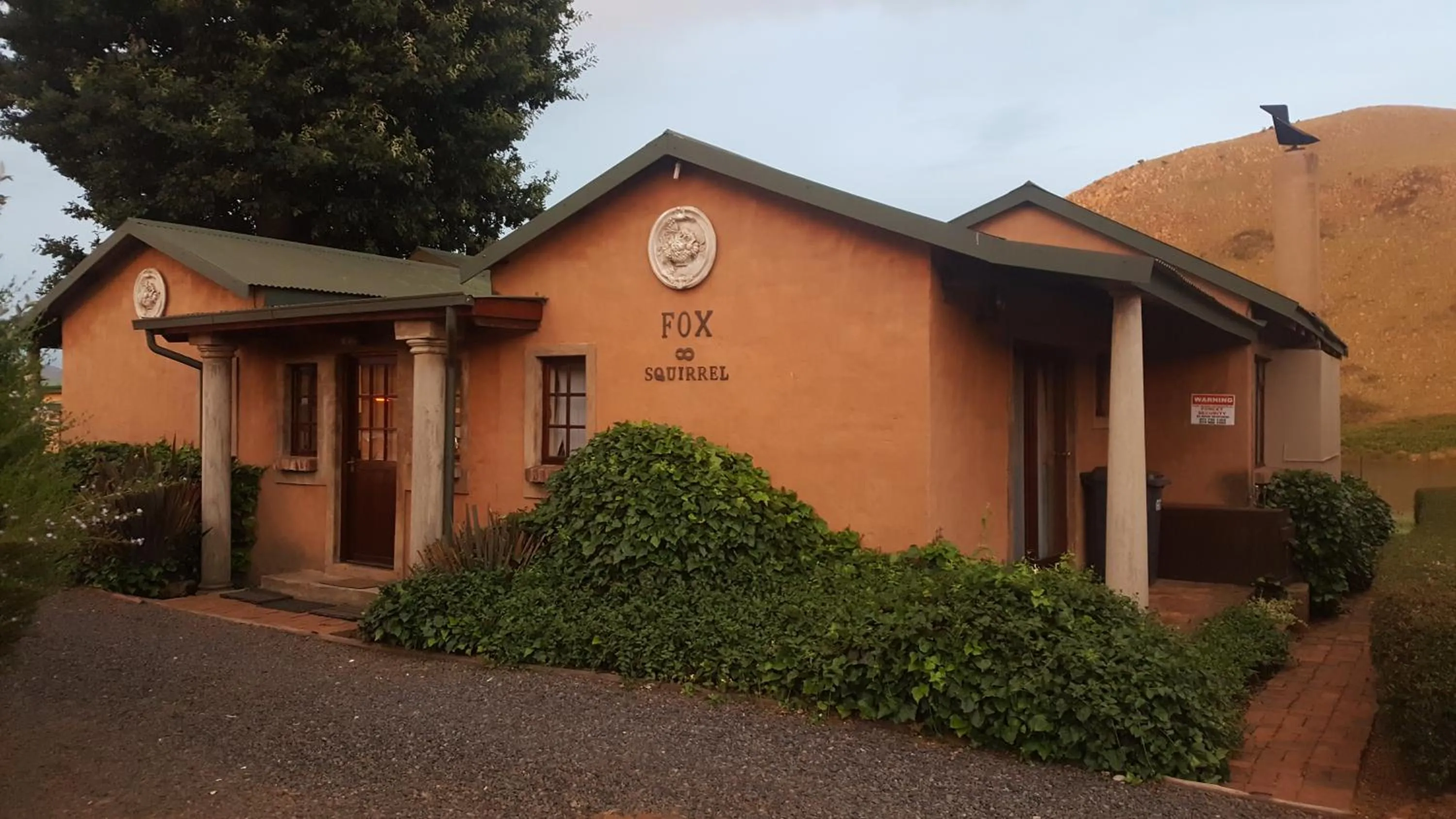 Facade/entrance in Fox & Squirrel