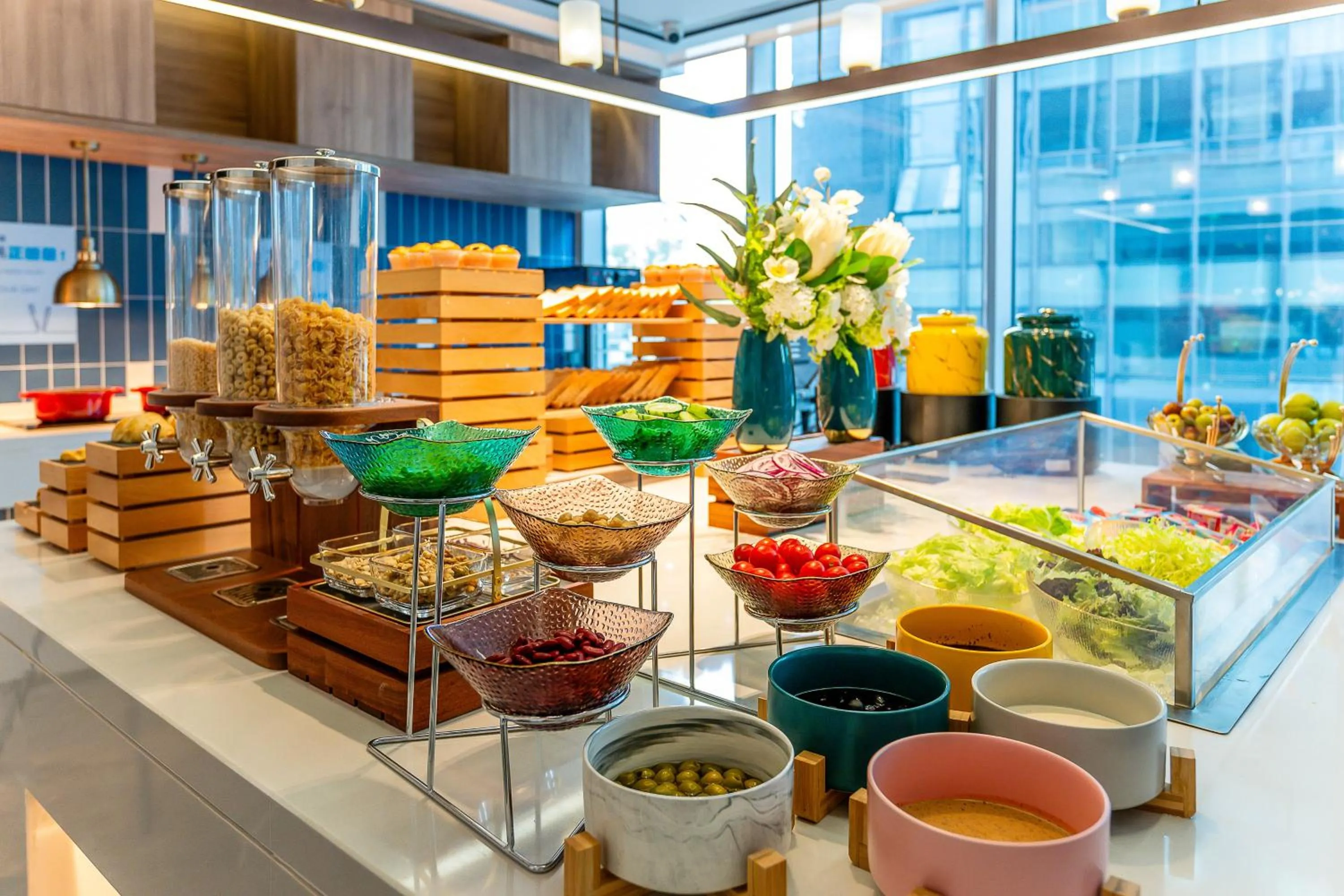 Breakfast in Holiday Inn Express Shenzhen Guangming by IHG