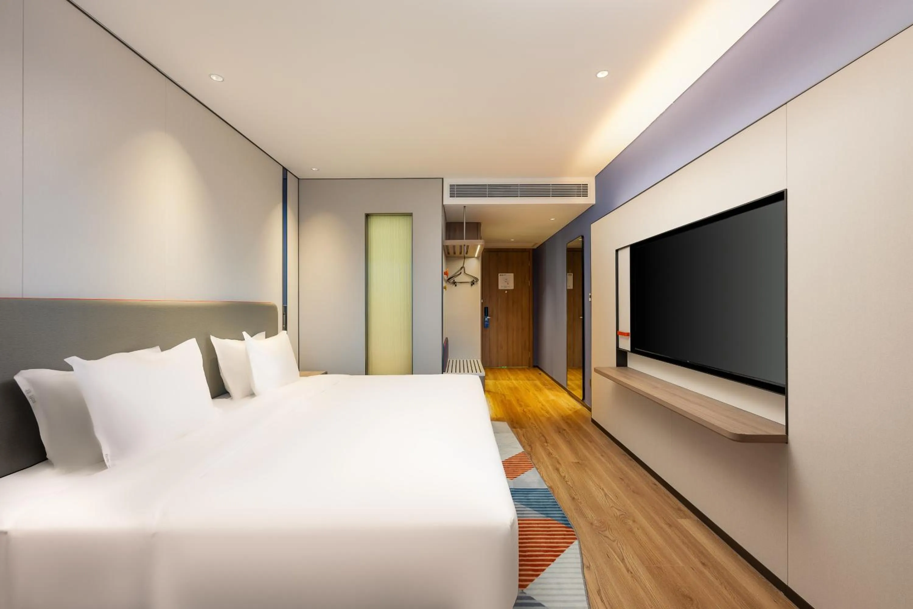 Bedroom, Bed in Holiday Inn Express Shenzhen Guangming by IHG