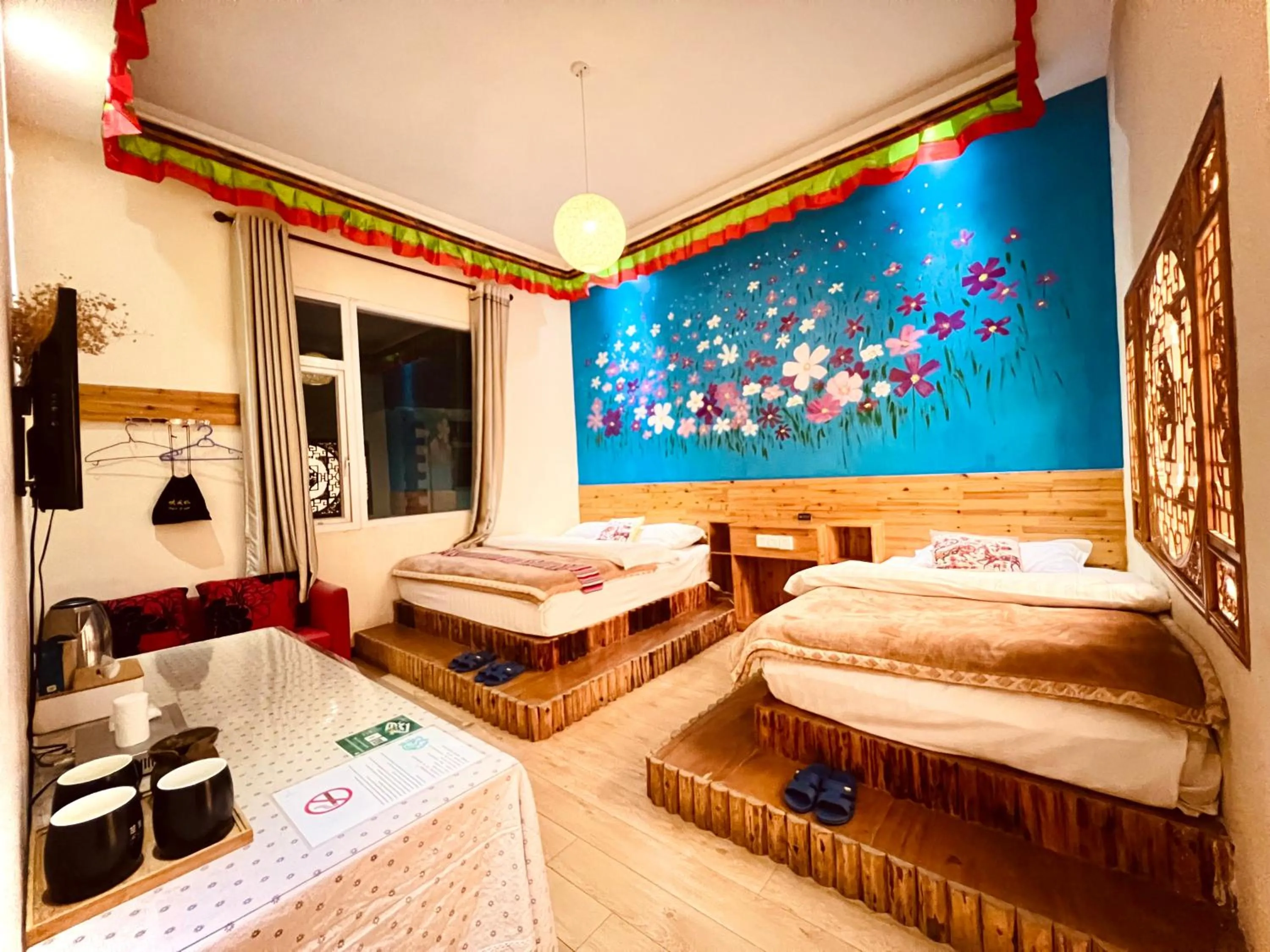 Photo of the whole room, Bed in Shangri-La Chudengshuo Homestay楚登硕民宿