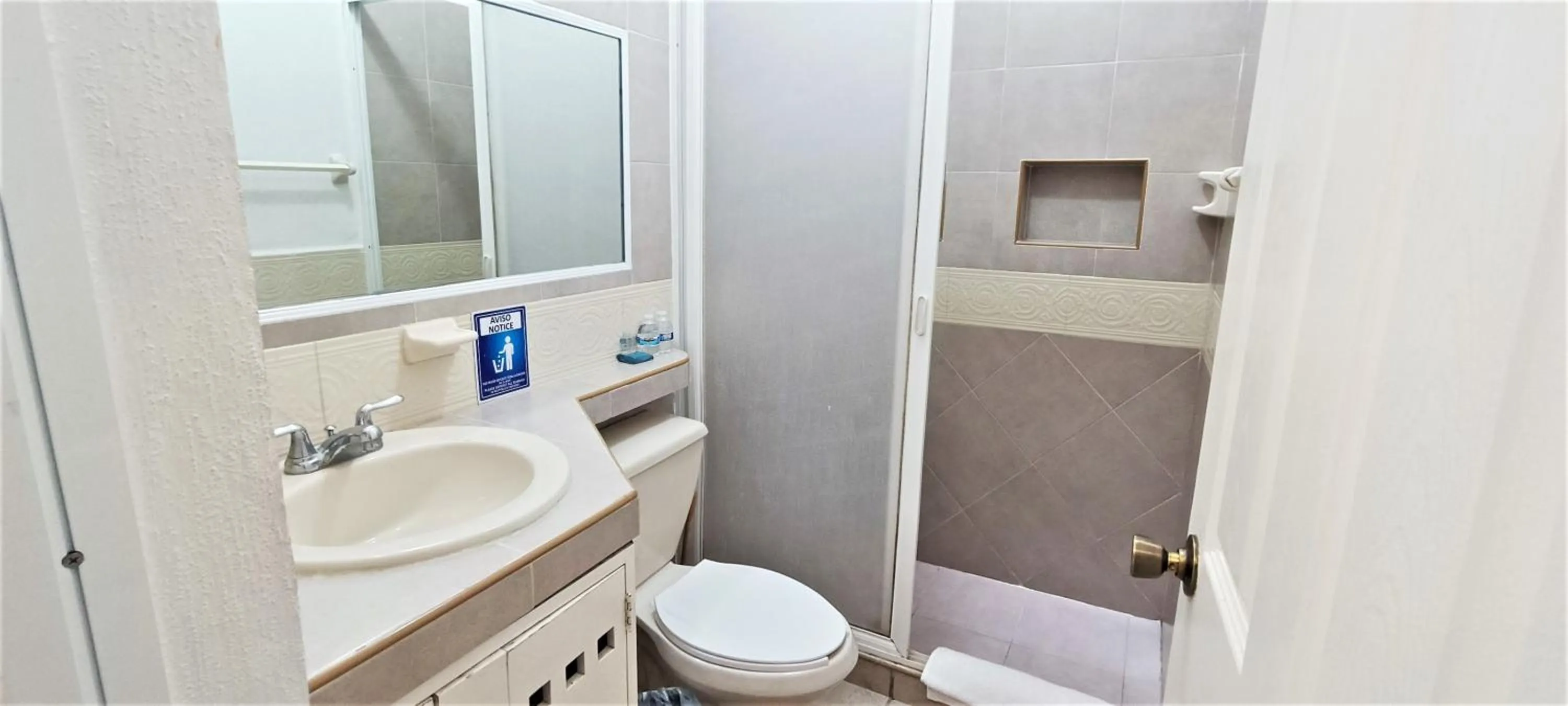 Bathroom in Tulipanes Cancun