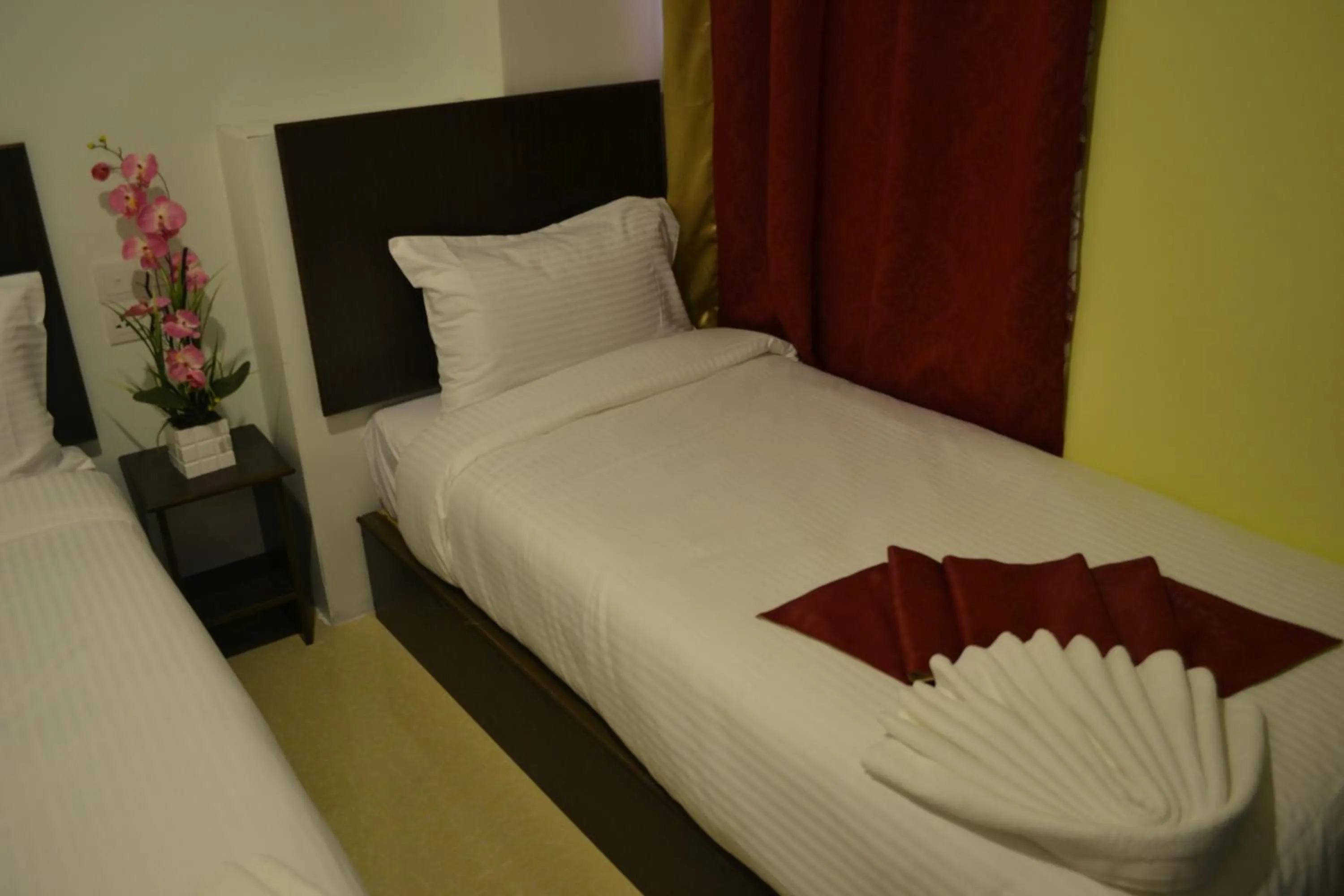 Bedroom, Bed in DR Hotel Penang