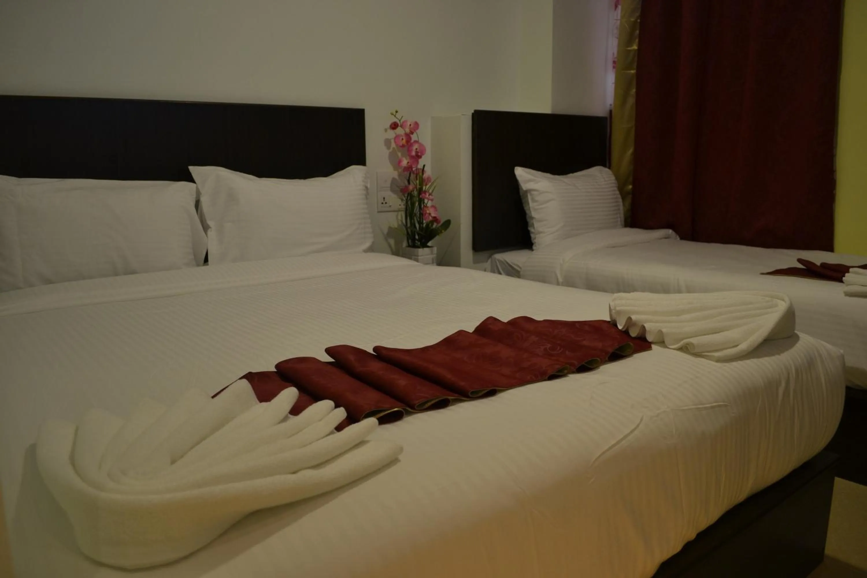 Bedroom, Bed in DR Hotel Penang