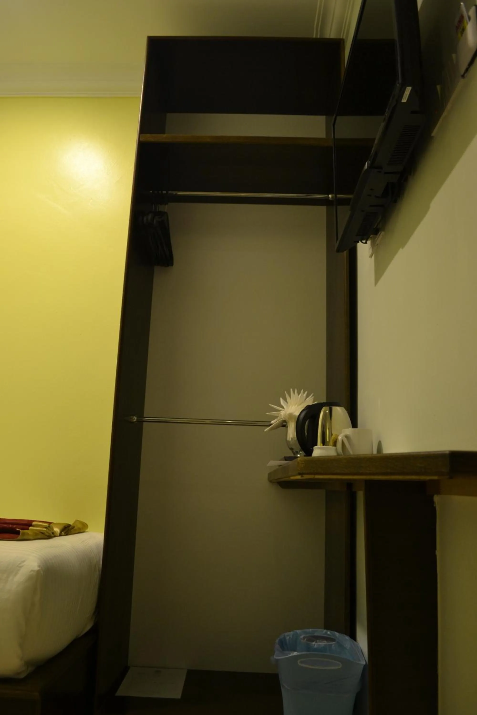 TV and multimedia, Bed in DR Hotel Penang