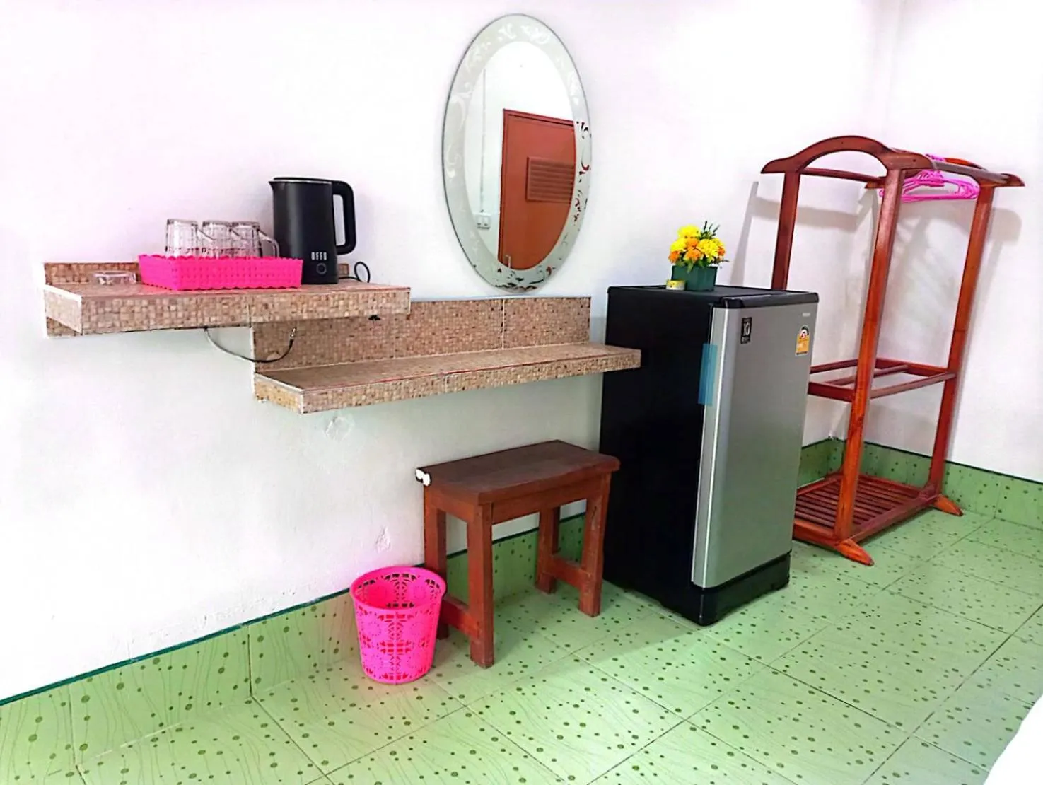 Area and facilities in Lanta Maikeaw Bungalow