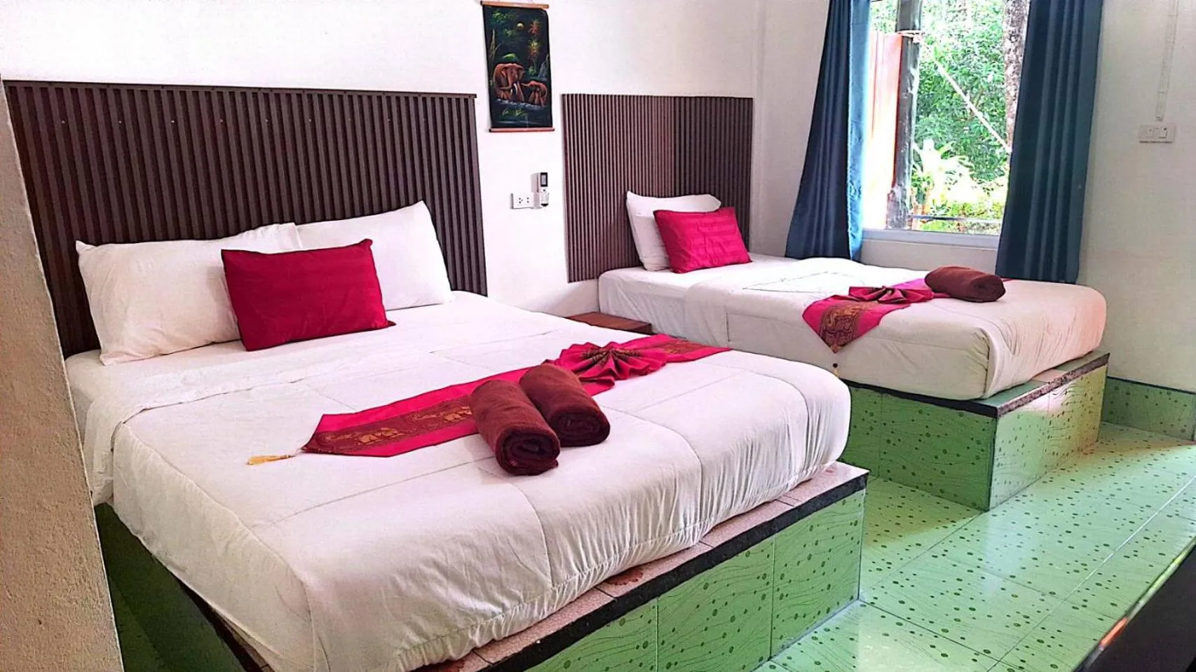 Bedroom, Bed in Lanta Maikeaw Bungalow