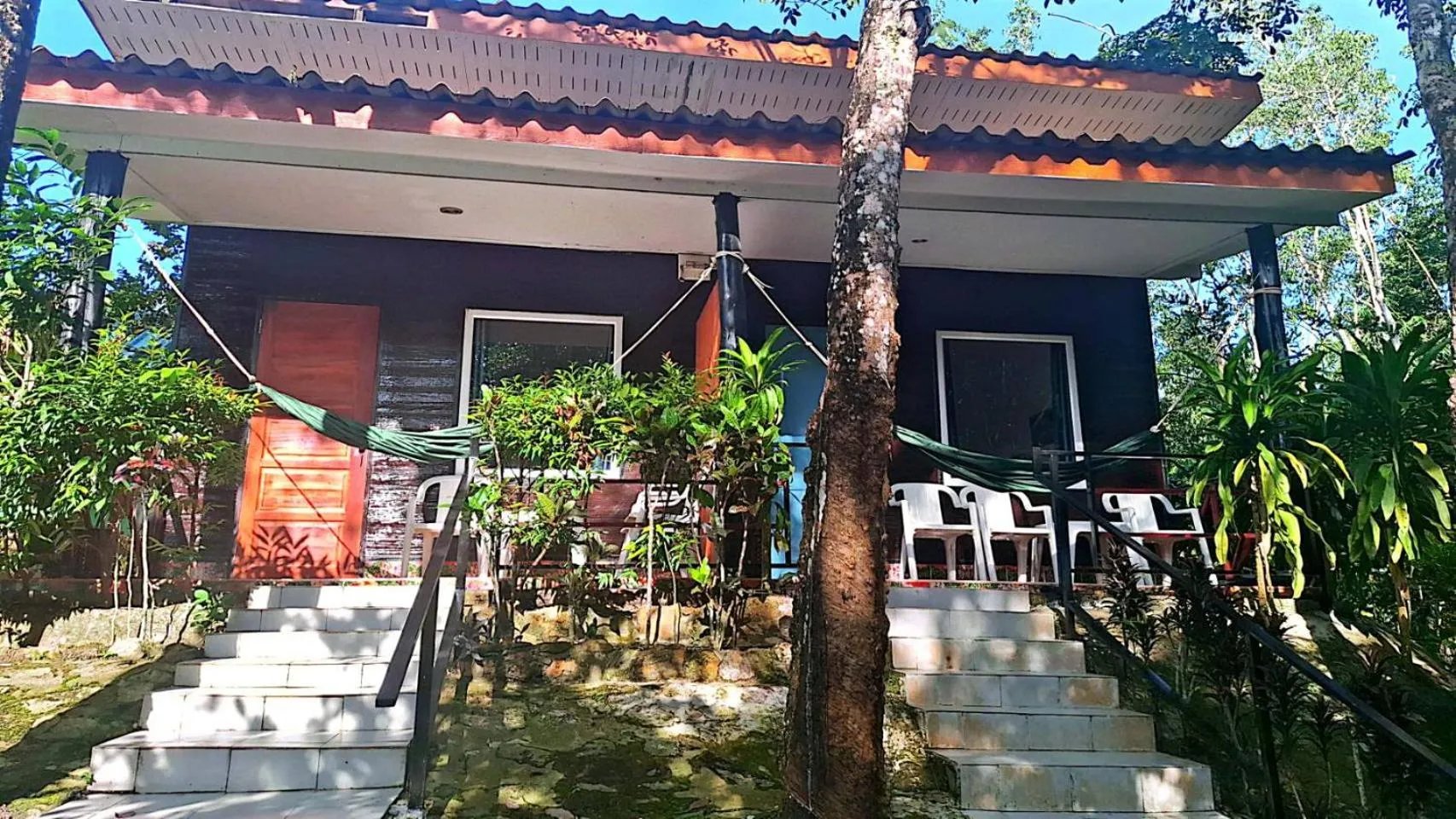 Property building in Lanta Maikeaw Bungalow