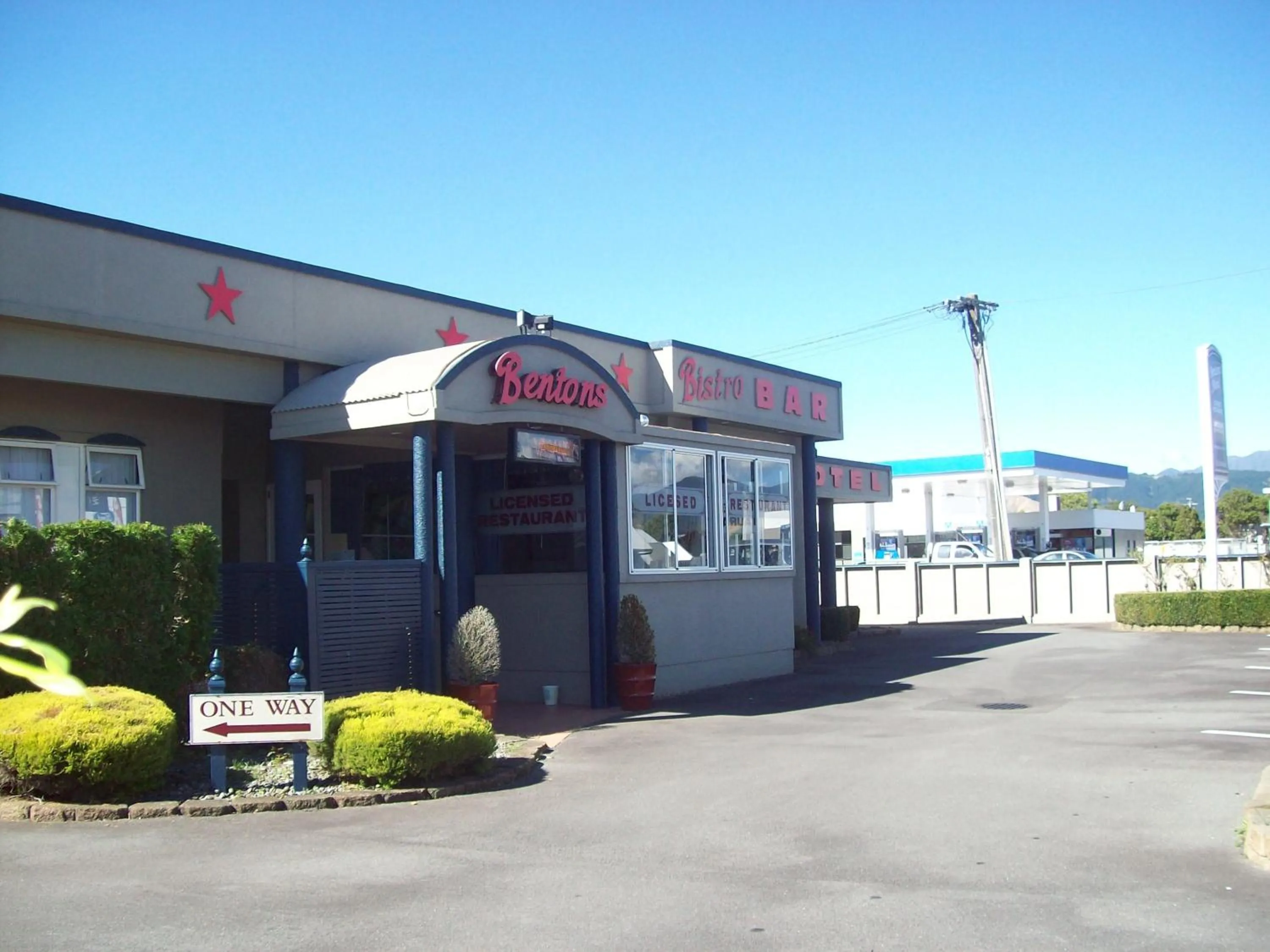 Facade/entrance in Bentons Motel