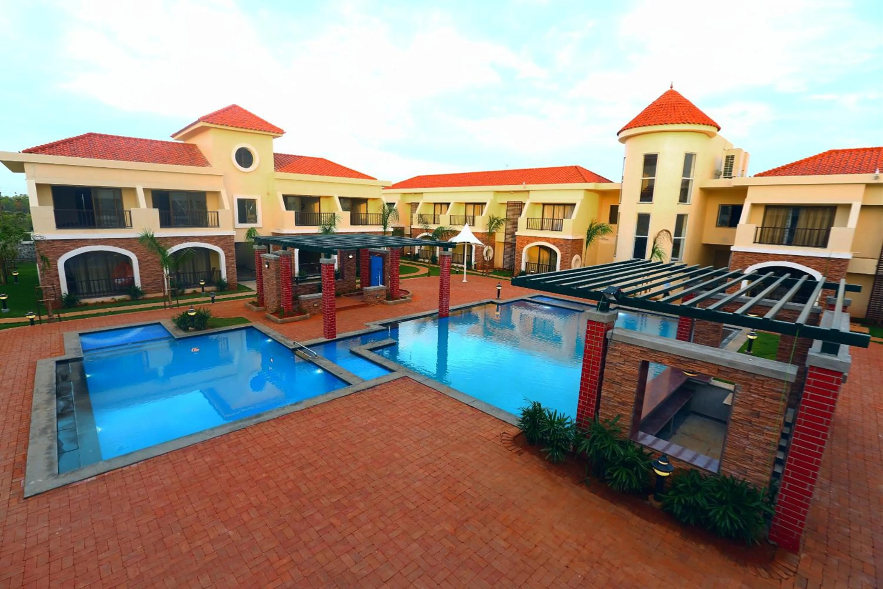 Swimming pool in Grand Serenaa Hotel & Resorts, Auroville