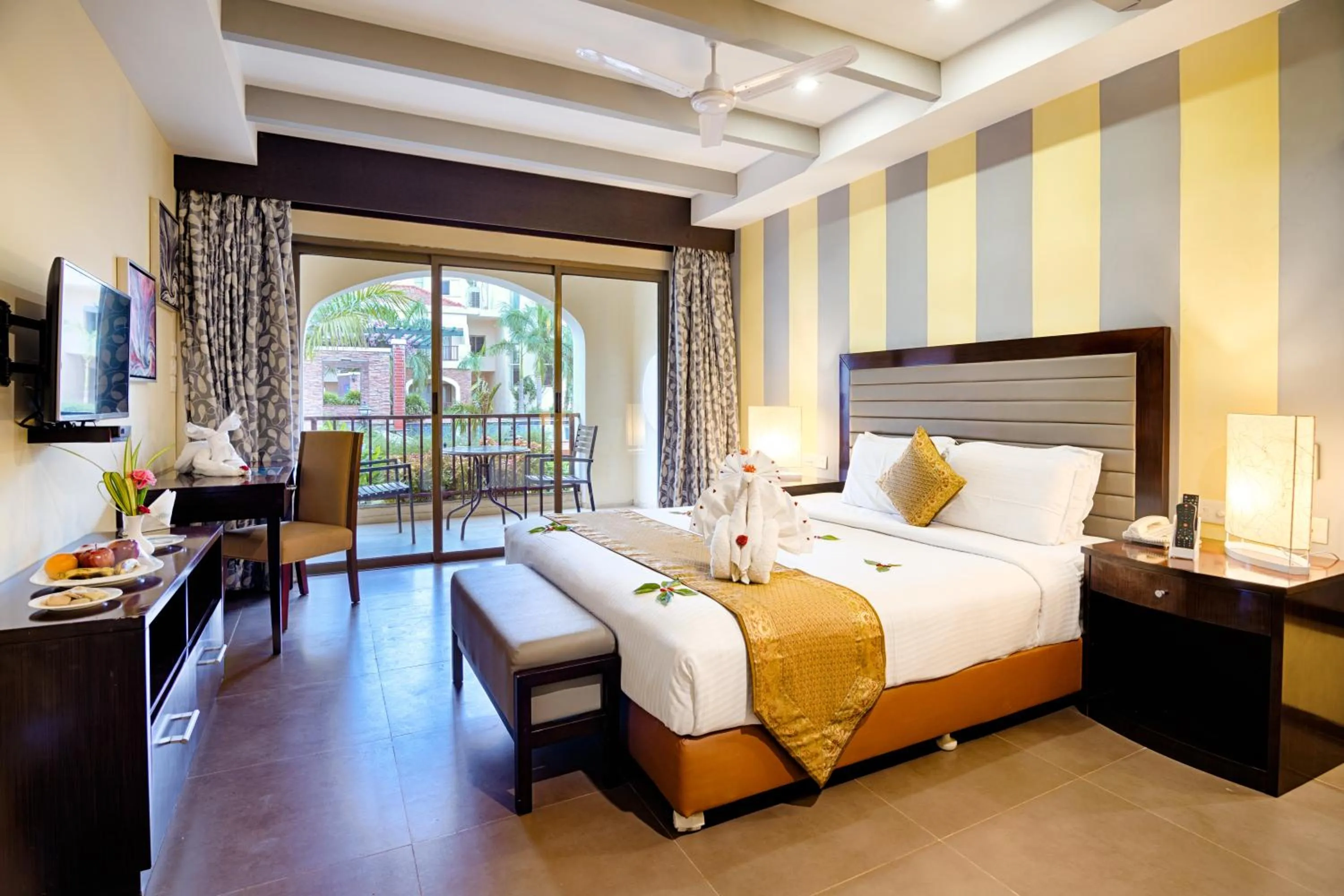 TV and multimedia, Bed in Grand Serenaa Hotel & Resorts, Auroville
