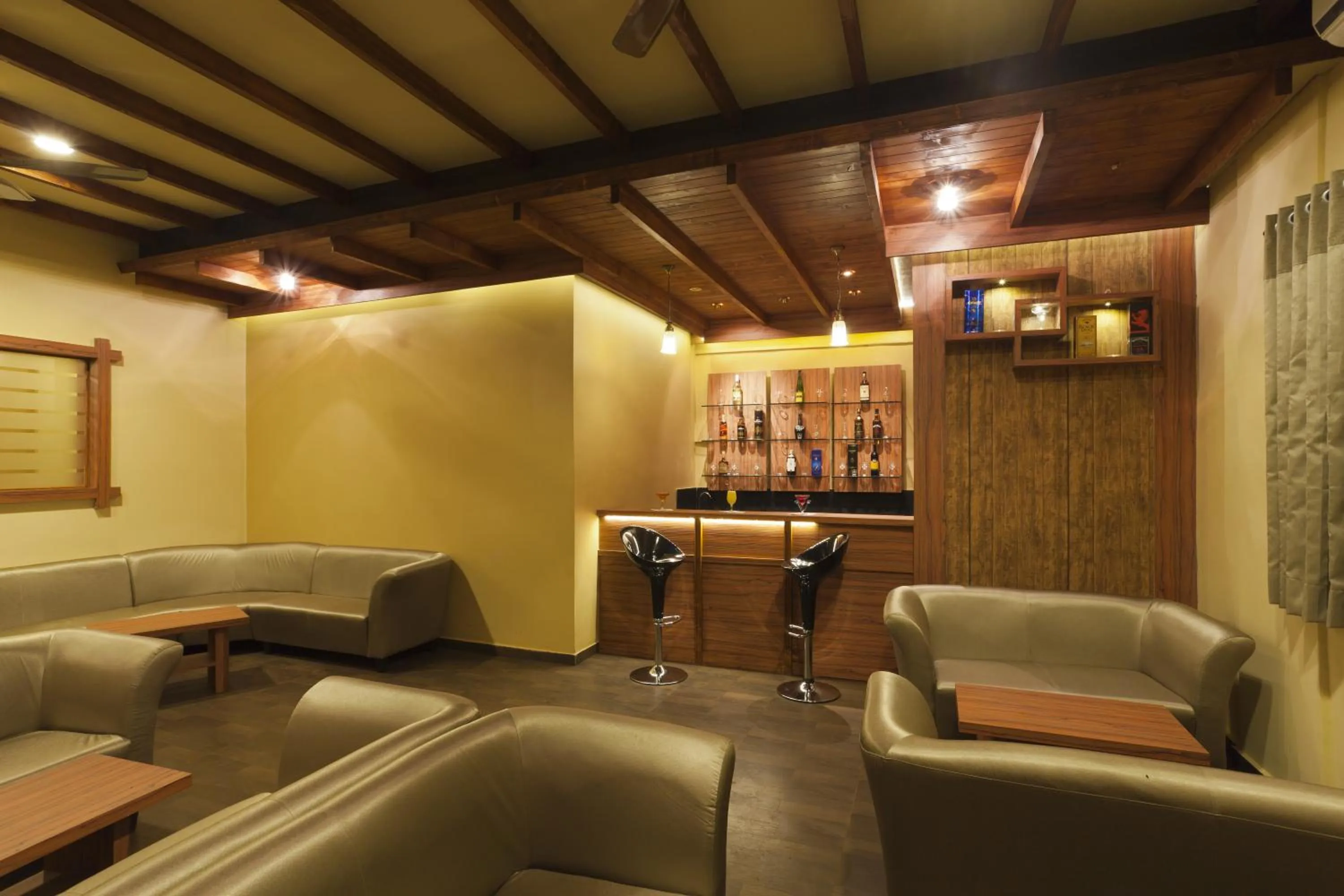 Lounge or bar in Hotel Atria, Kolhapur
