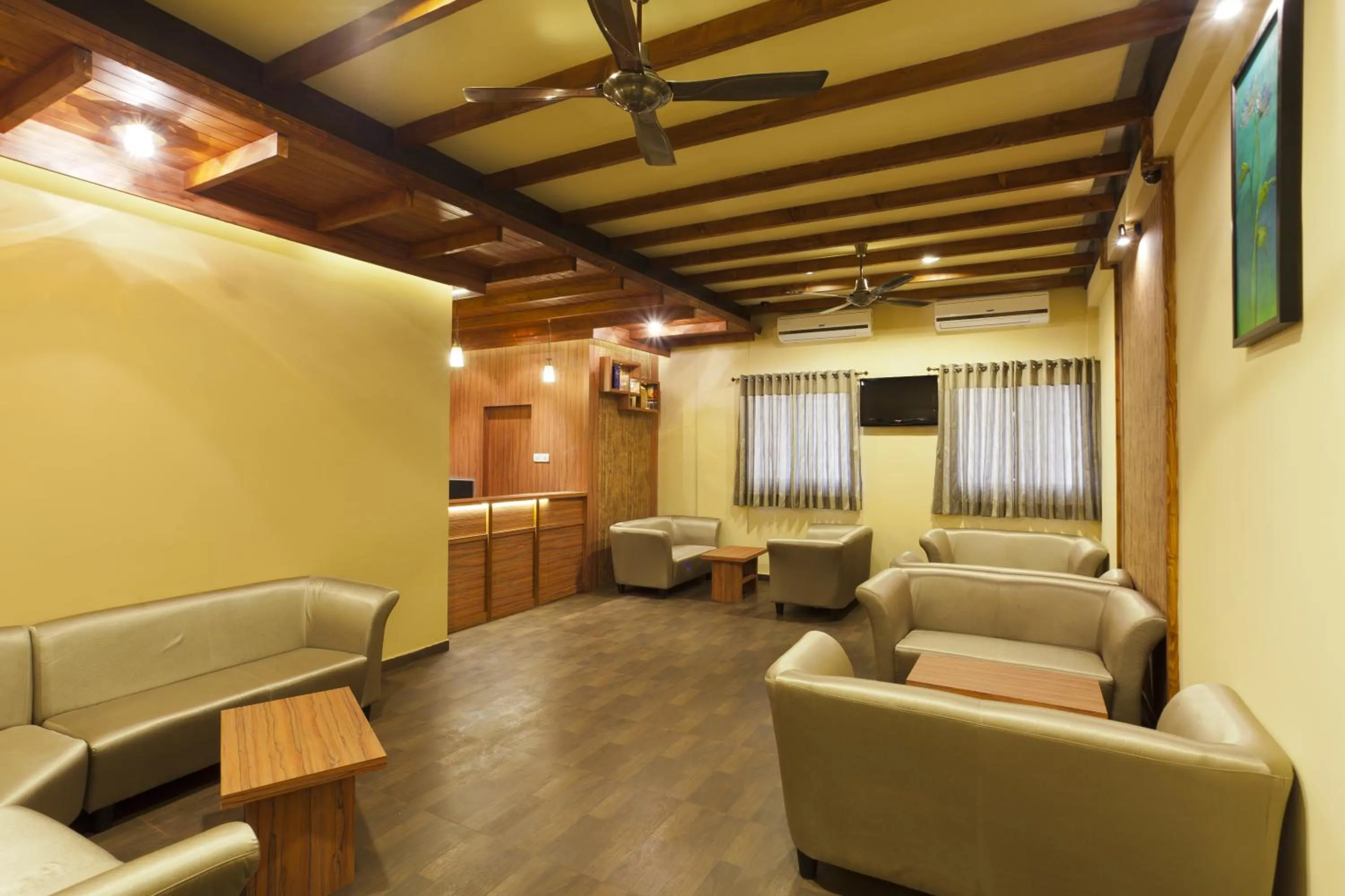 Lounge or bar in Hotel Atria, Kolhapur
