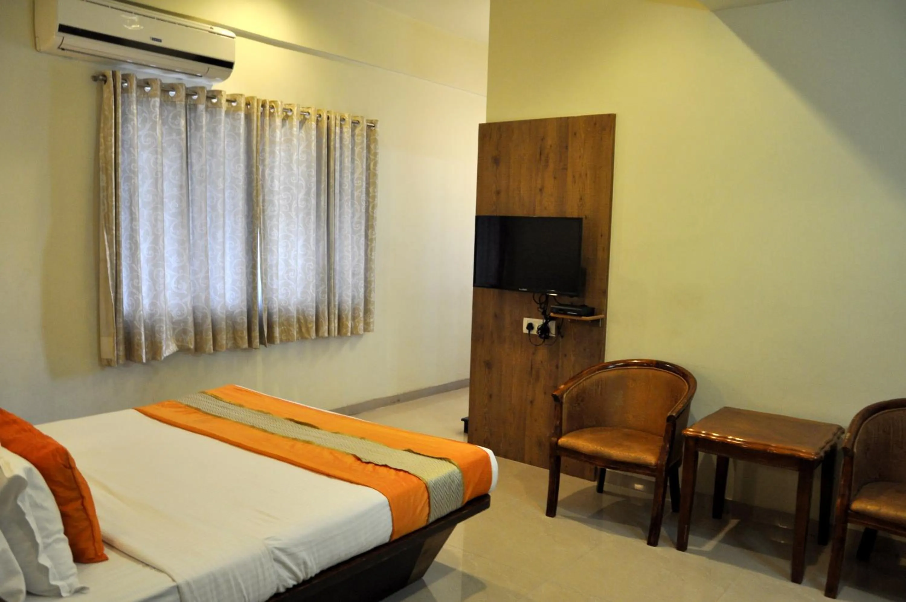Bed in Hotel Atria, Kolhapur