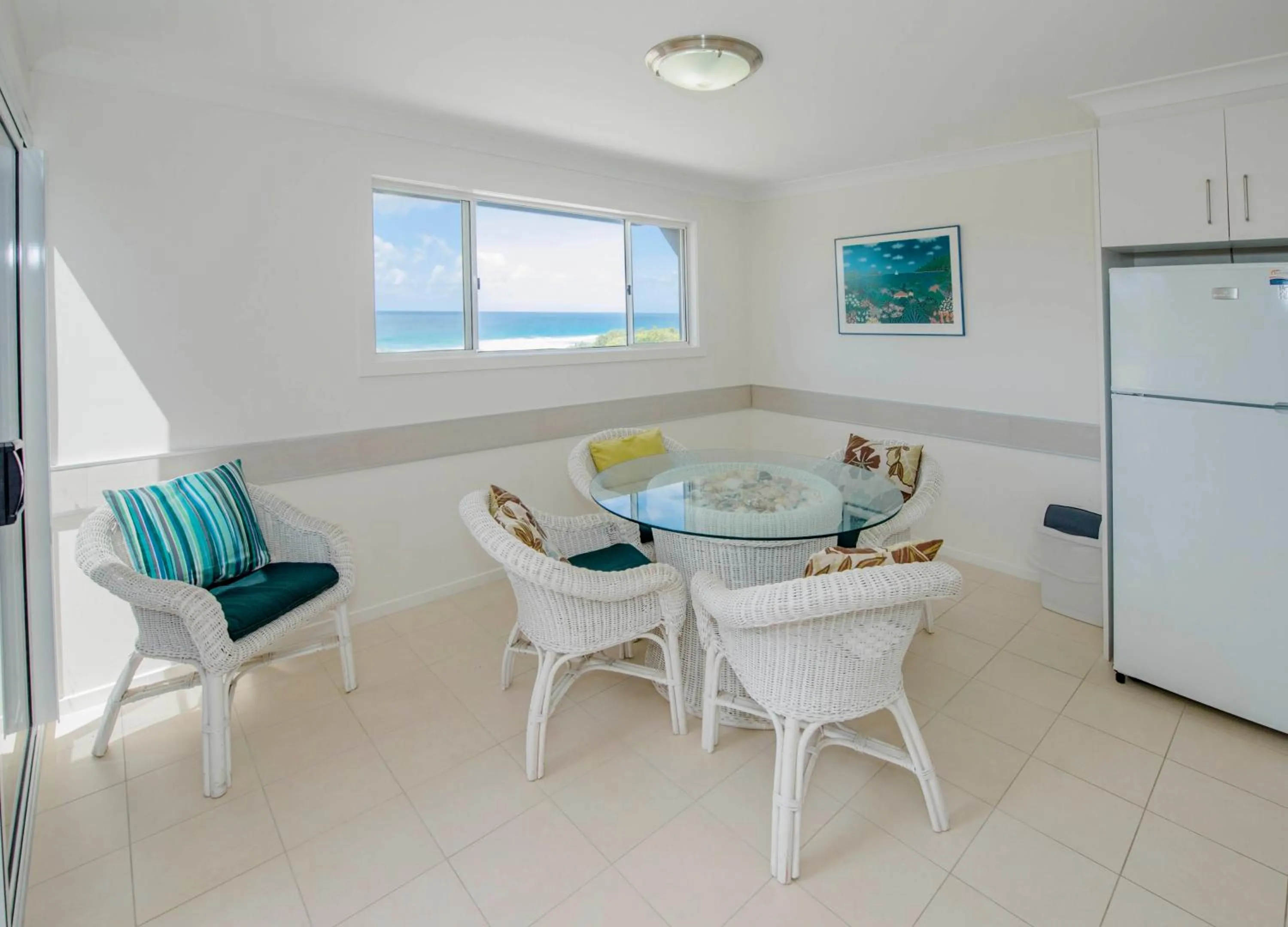 Dining area in Samarinda Jewel by the Sea