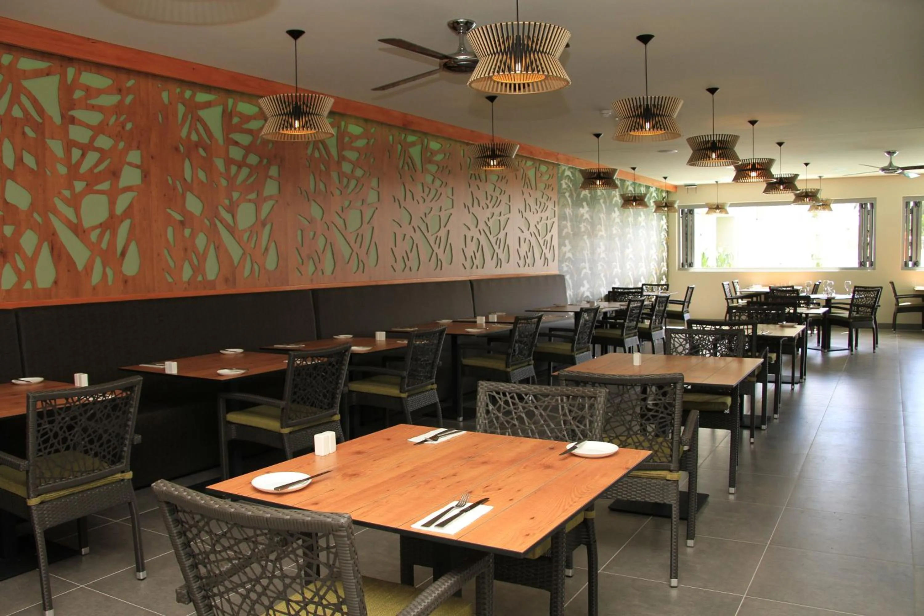 Restaurant/places to eat in 1770 Lagoons Central Apartment Resort Official