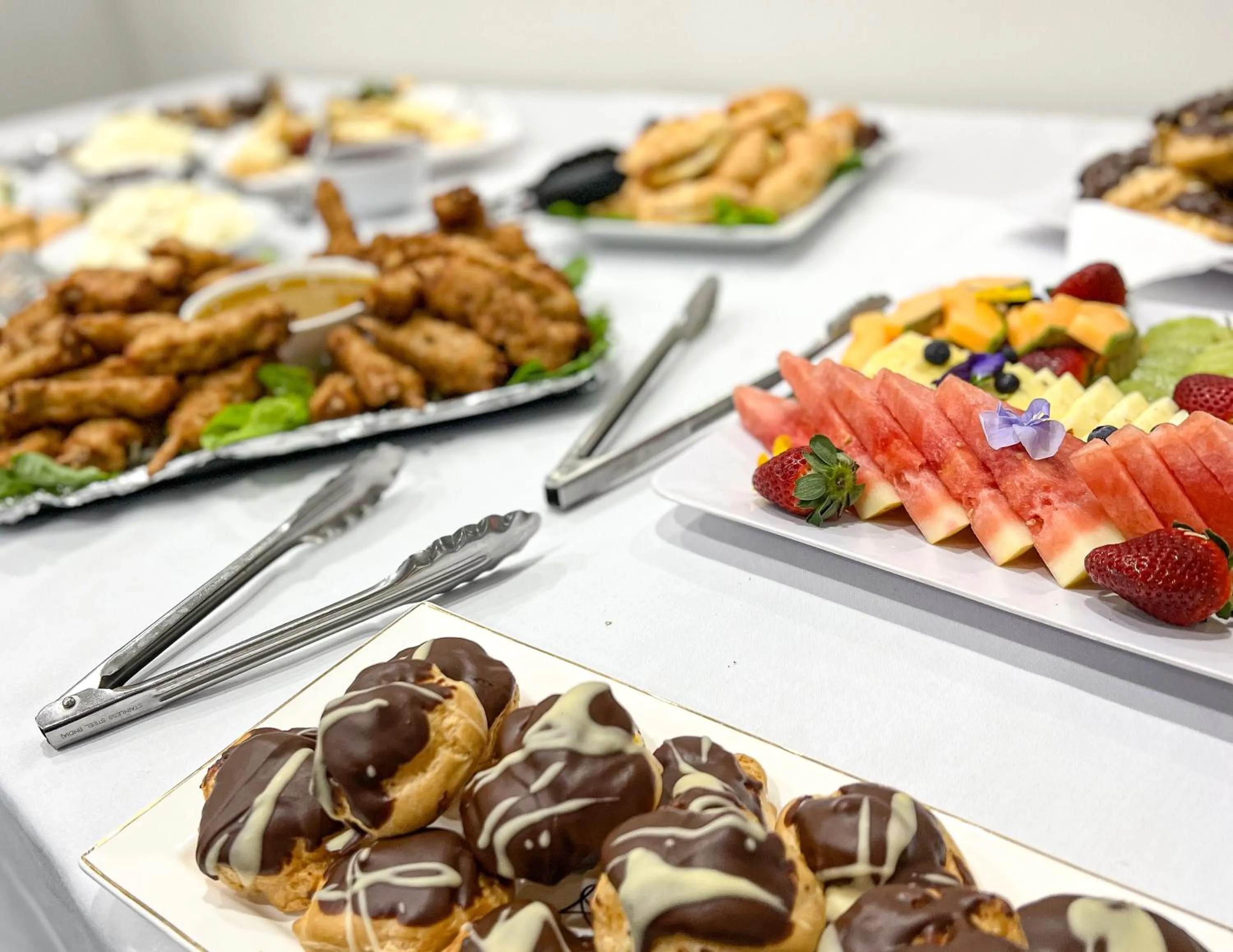 Restaurant/places to eat in 1770 Lagoons Central Apartment Resort Official