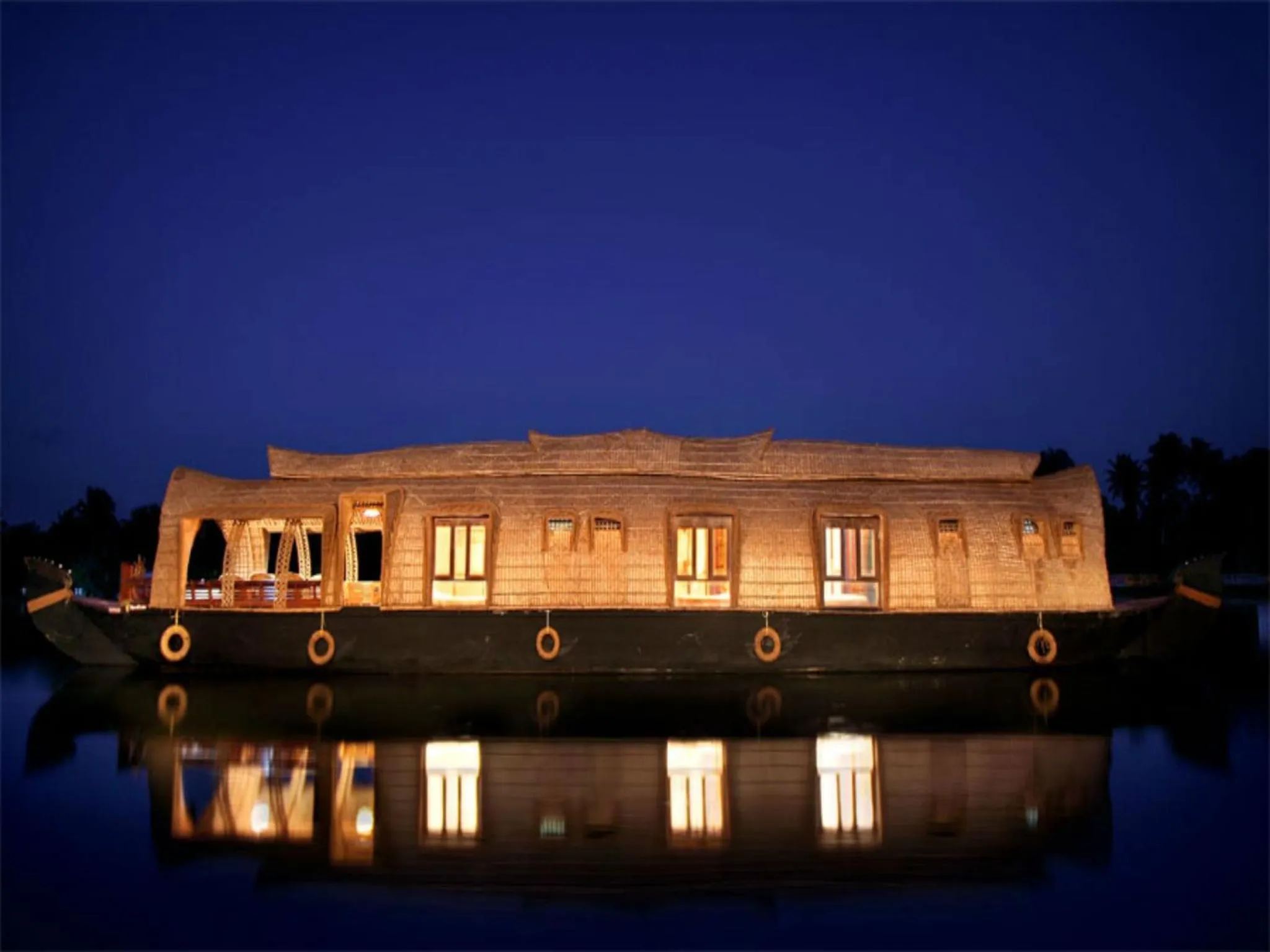 Facade/entrance in Marvel Cruise