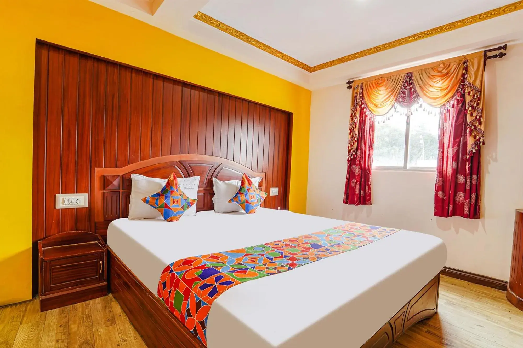 Deluxe Room - single occupancy in FabHotel Roshan Residency - Nr Kurinji Andavar Temple Deluxe Room - single occupancy in FabHotel Roshan Residency - Nr Kurinji Andavar Temple