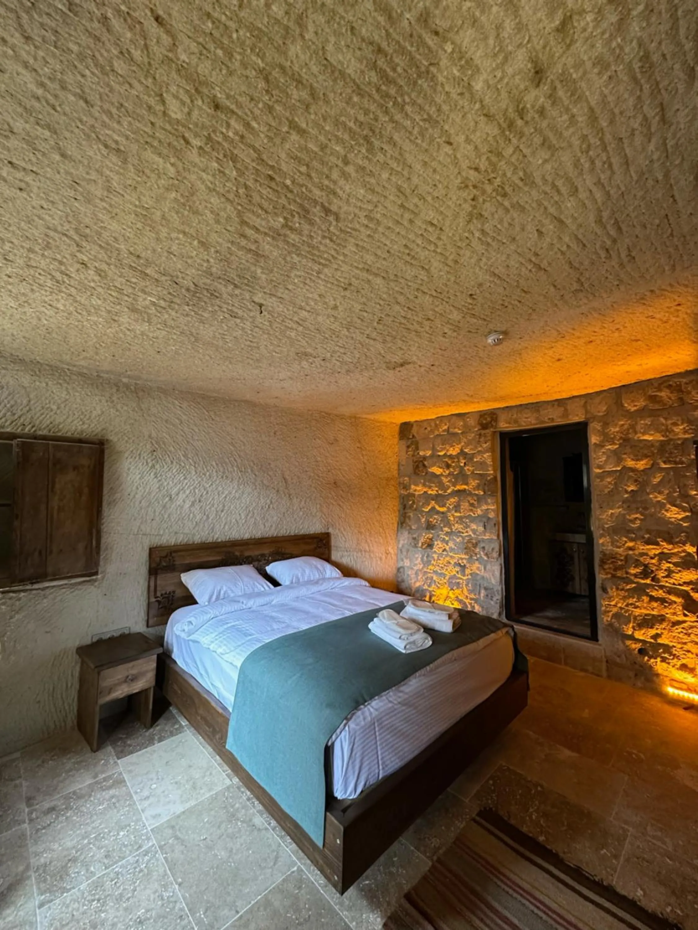Bed in Kayaharman cave otel