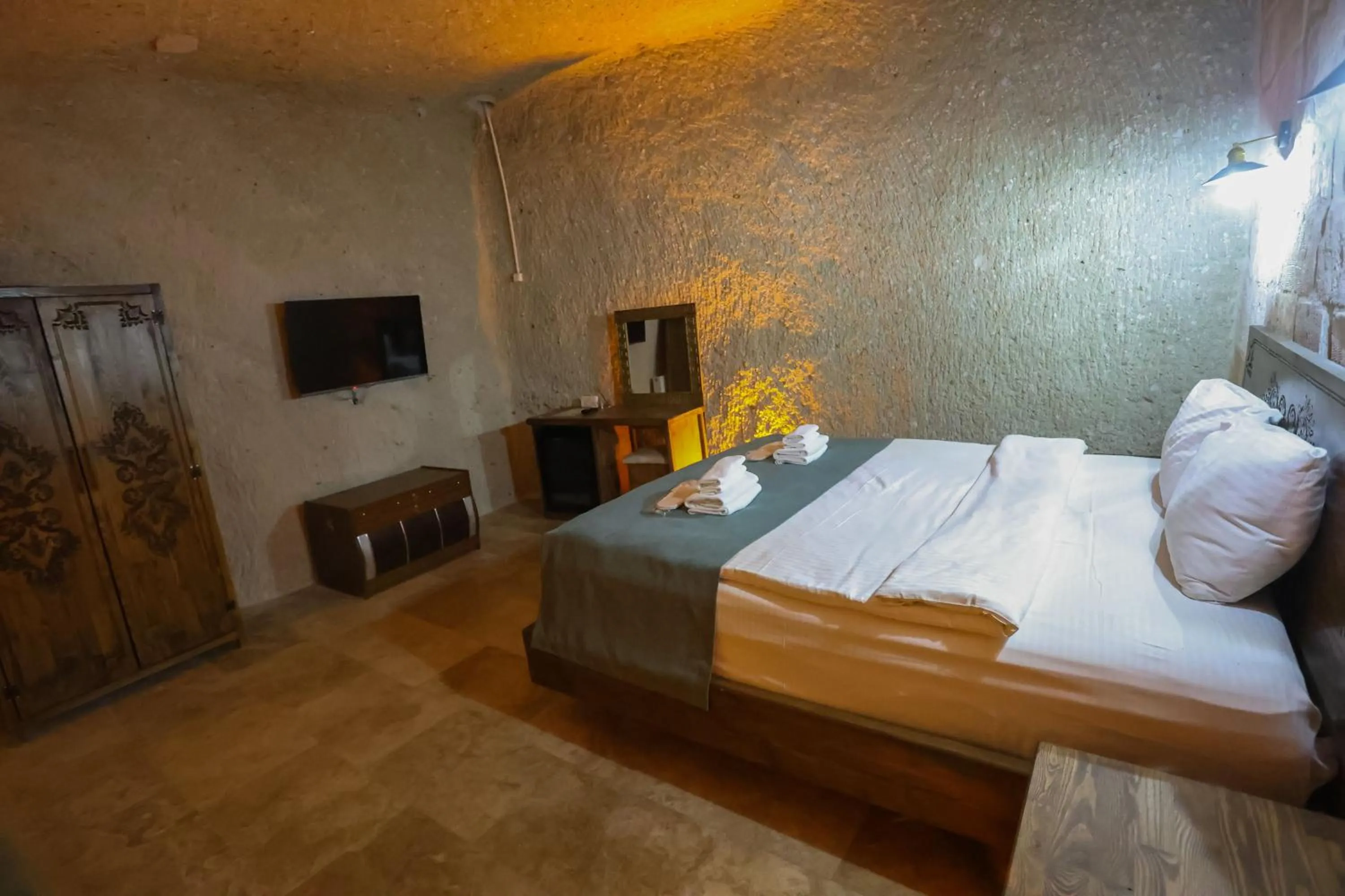 Bed in Kayaharman cave otel