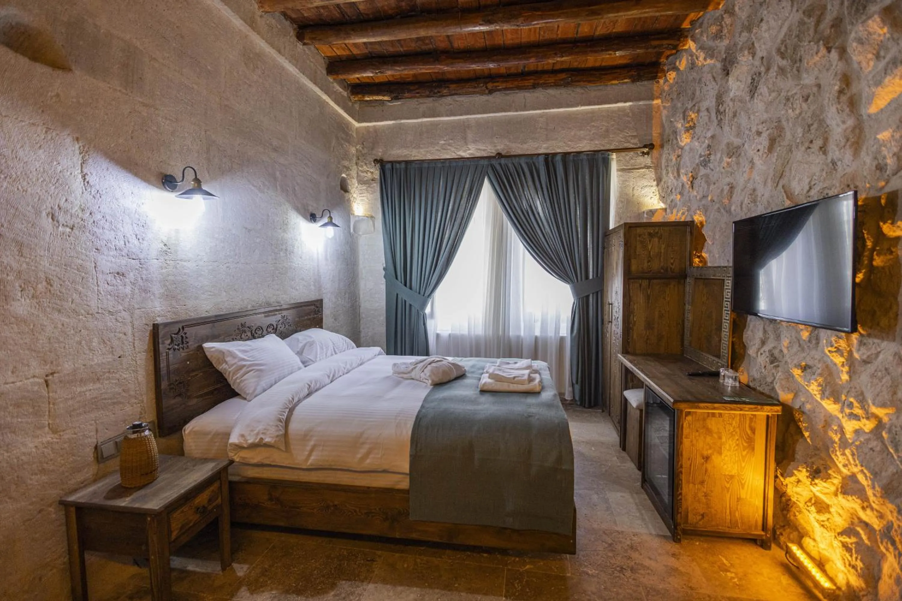 Bed in Kayaharman cave otel