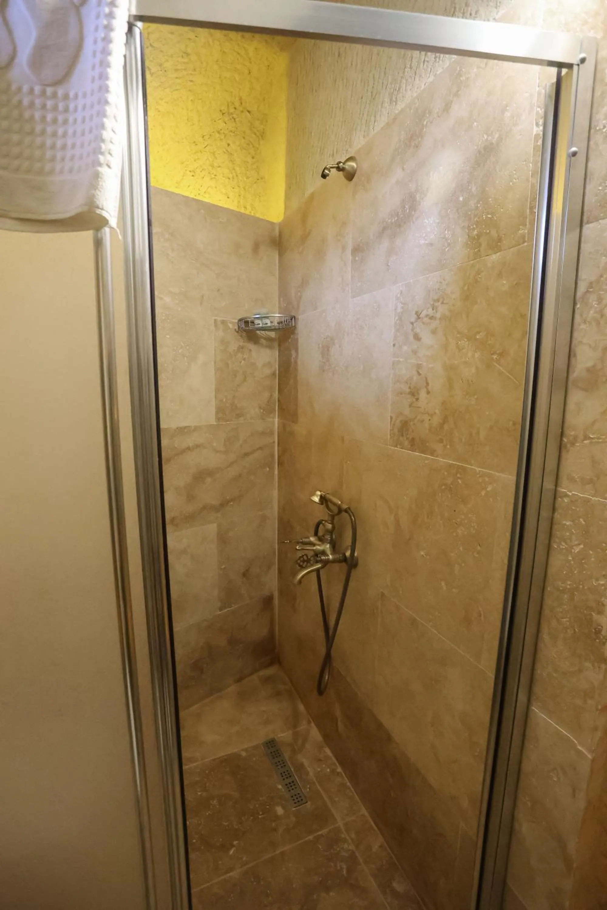 Kayaharman cave otel