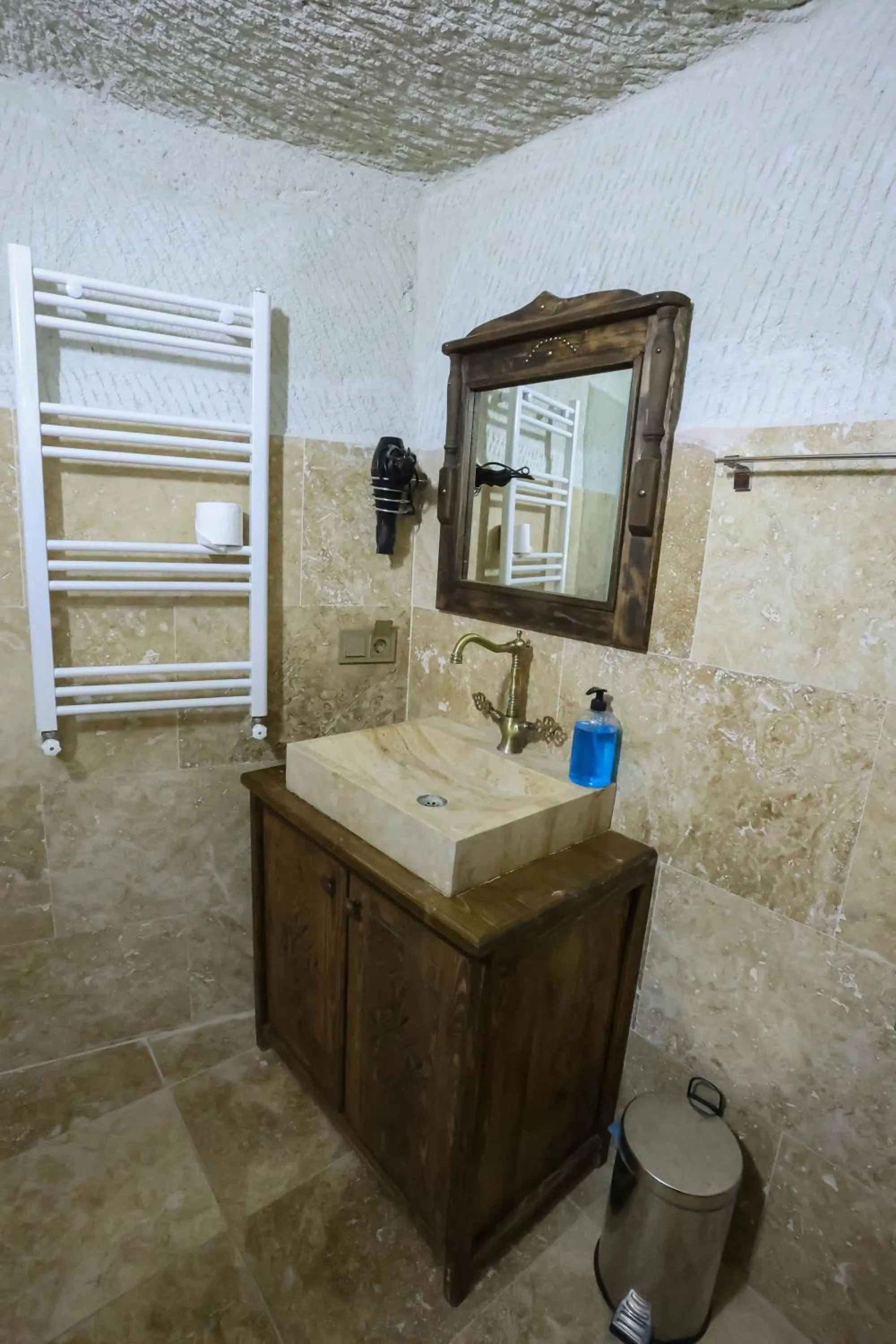 Kayaharman cave otel