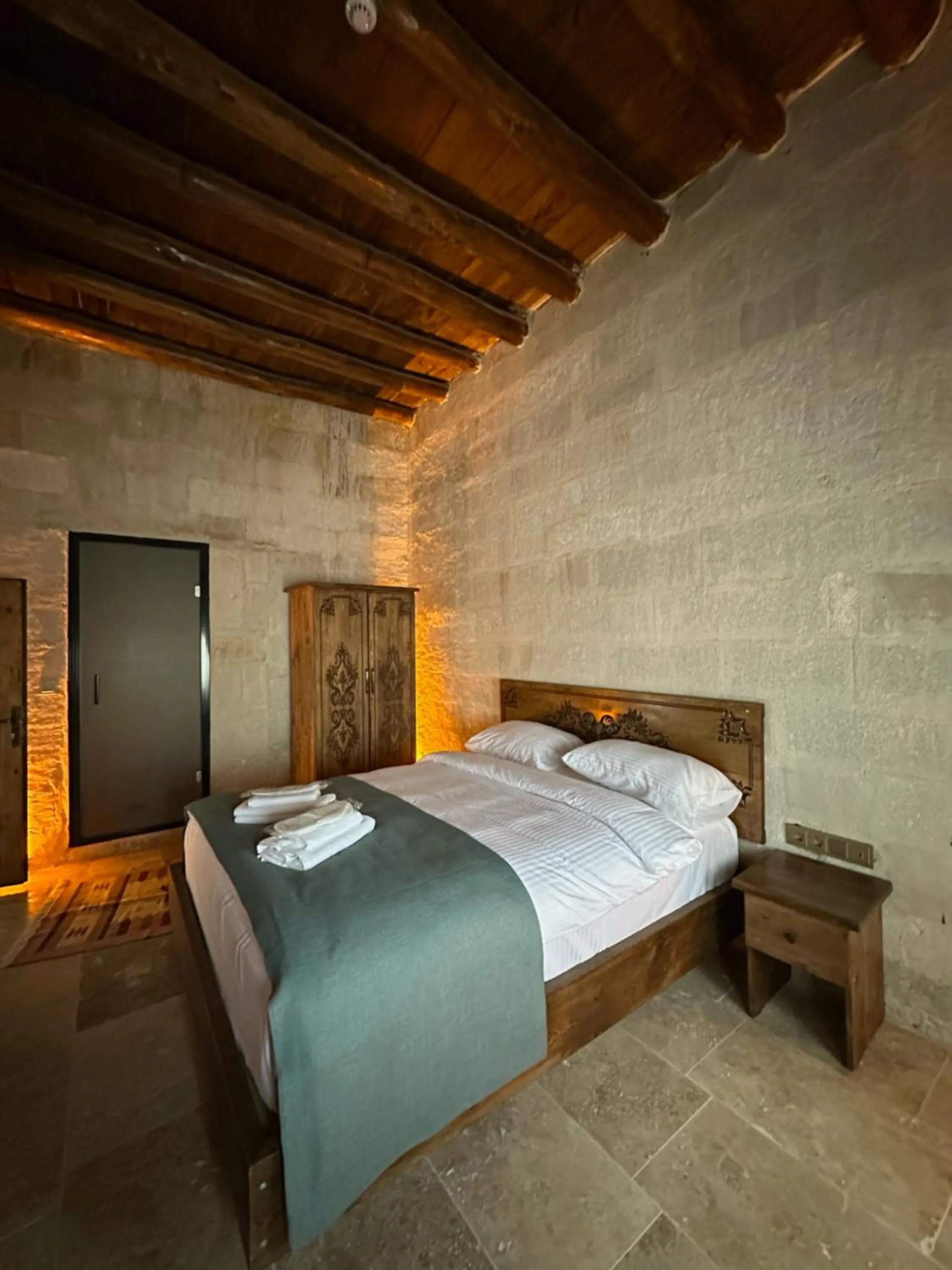 Bed in Kayaharman cave otel