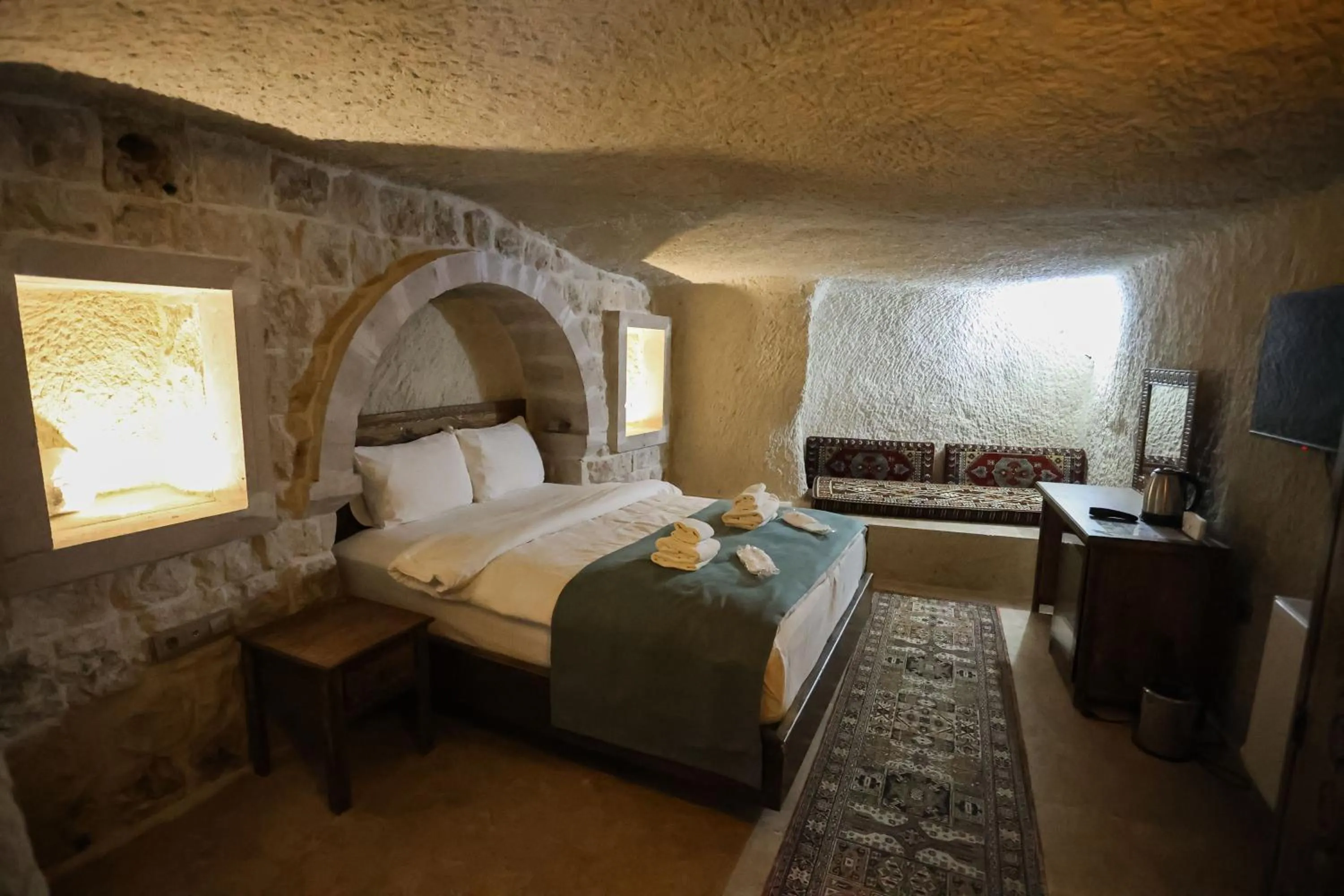 Bed in Kayaharman cave otel