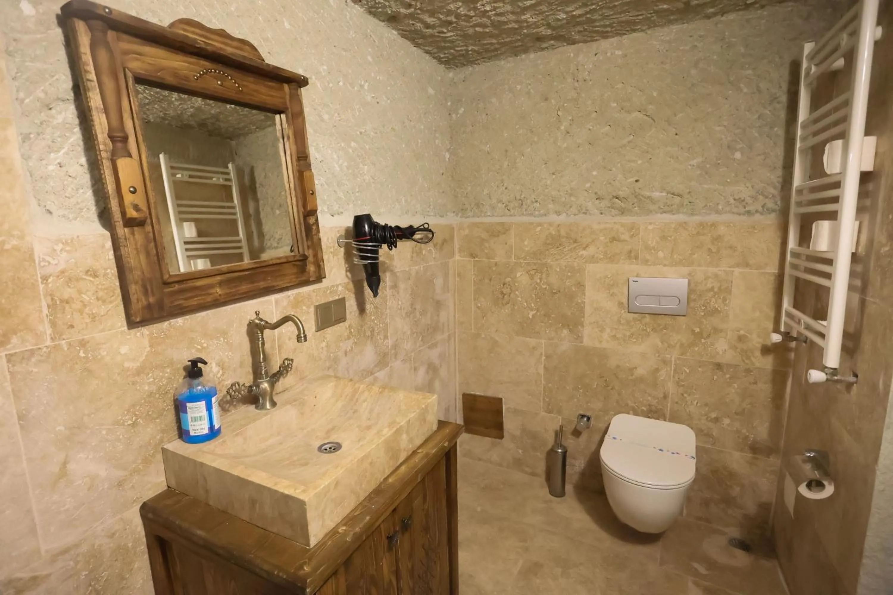 Kayaharman cave otel