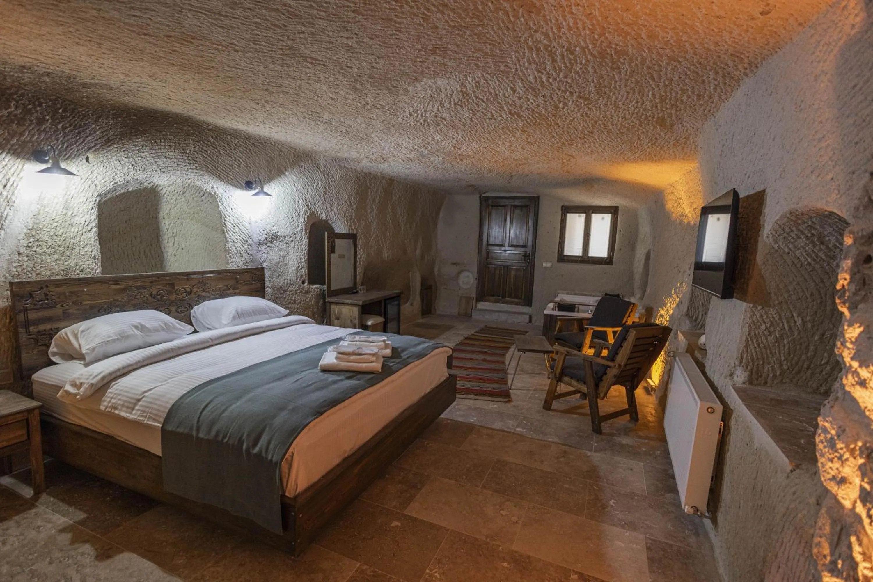 Bed in Kayaharman cave otel