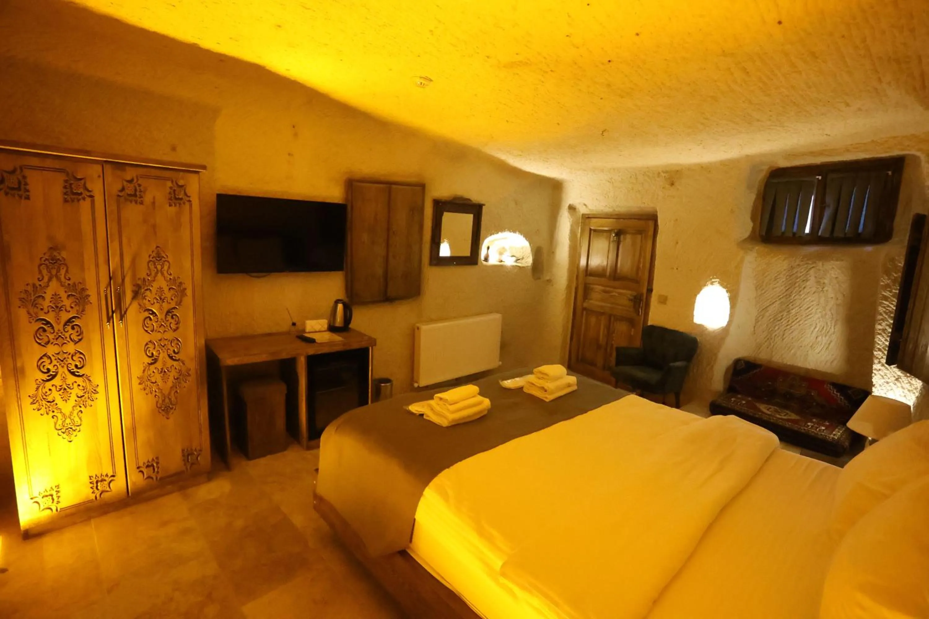 Bed in Kayaharman cave otel