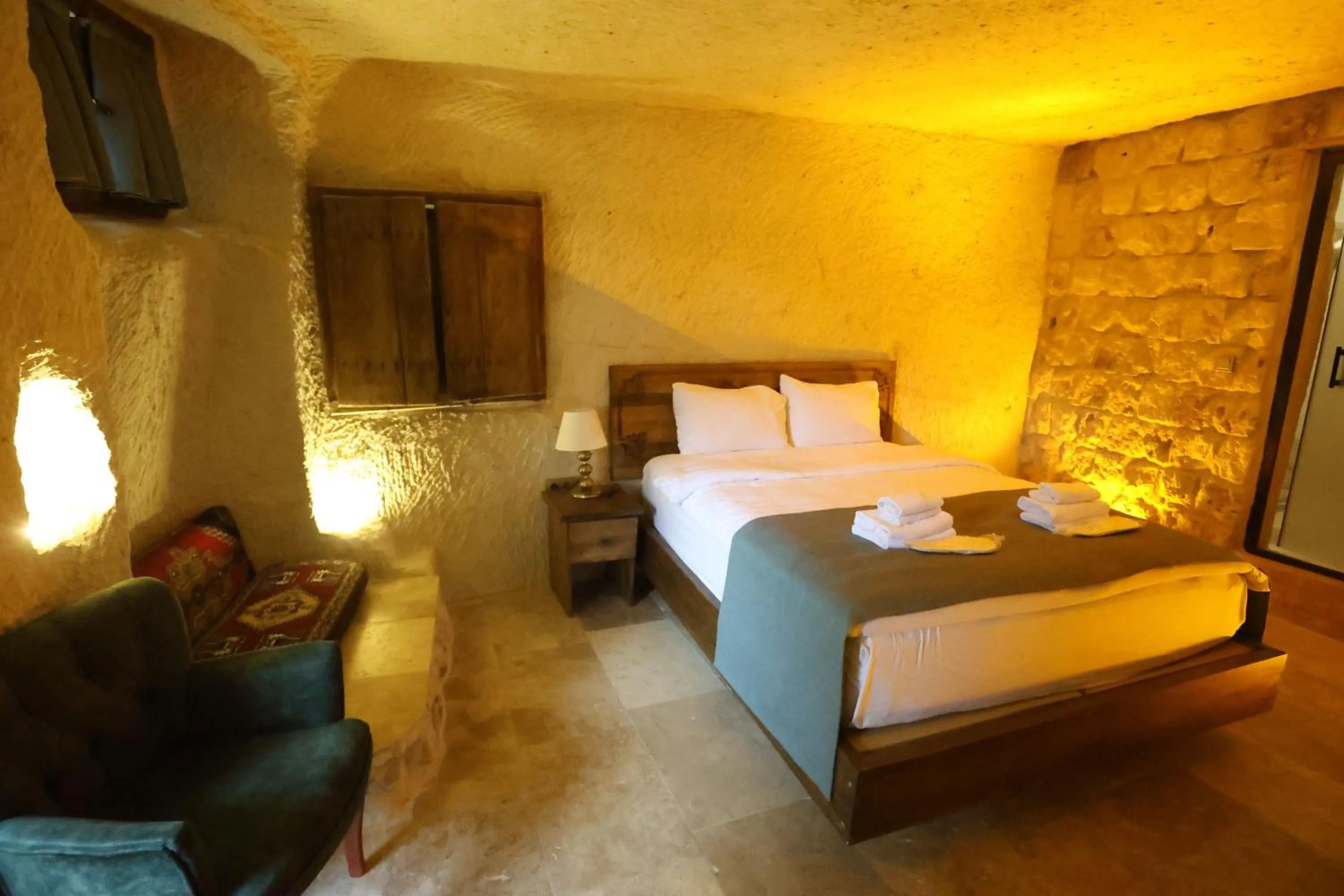 Bed in Kayaharman cave otel