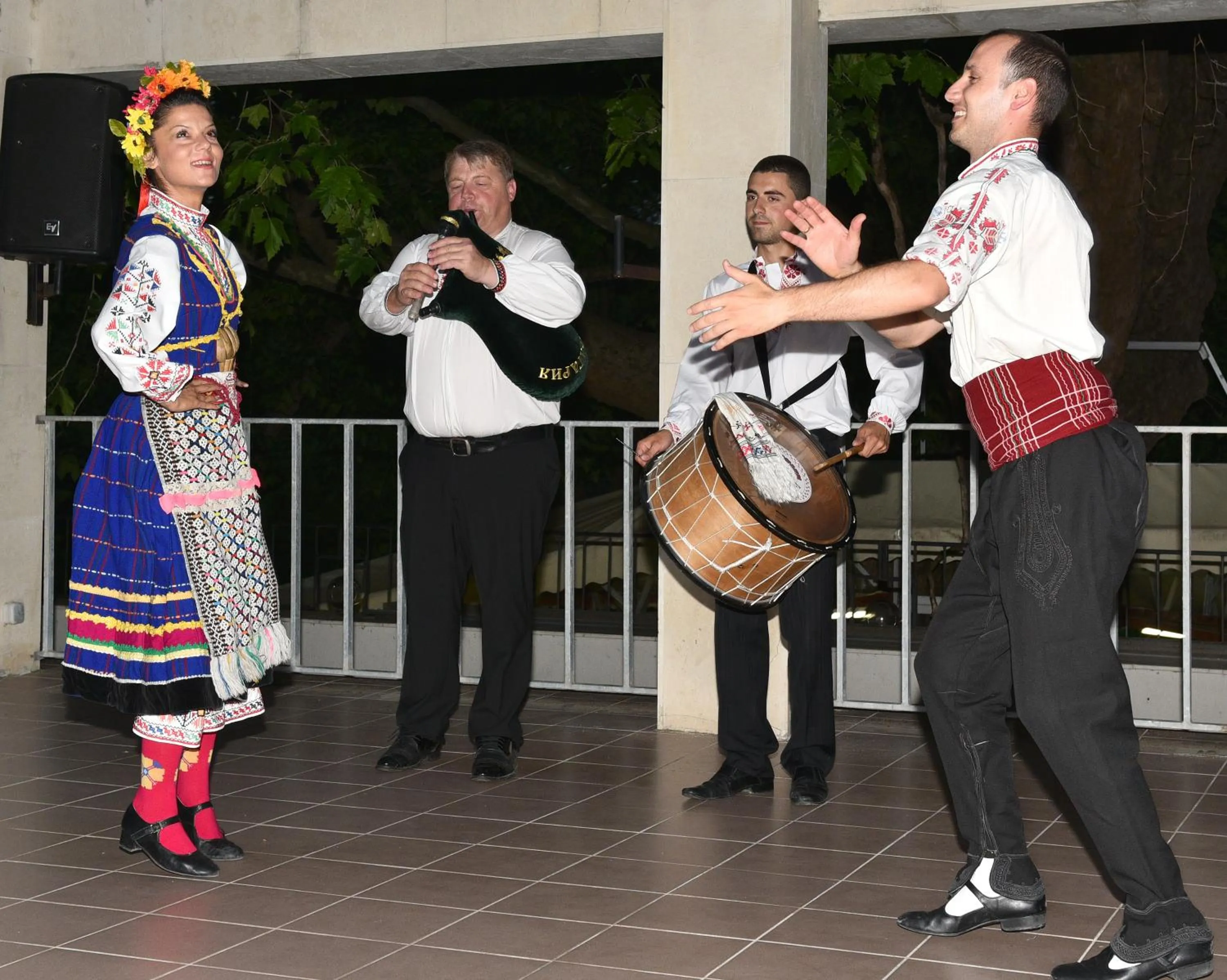 Evening entertainment in Estreya Residence Hotel and SPA