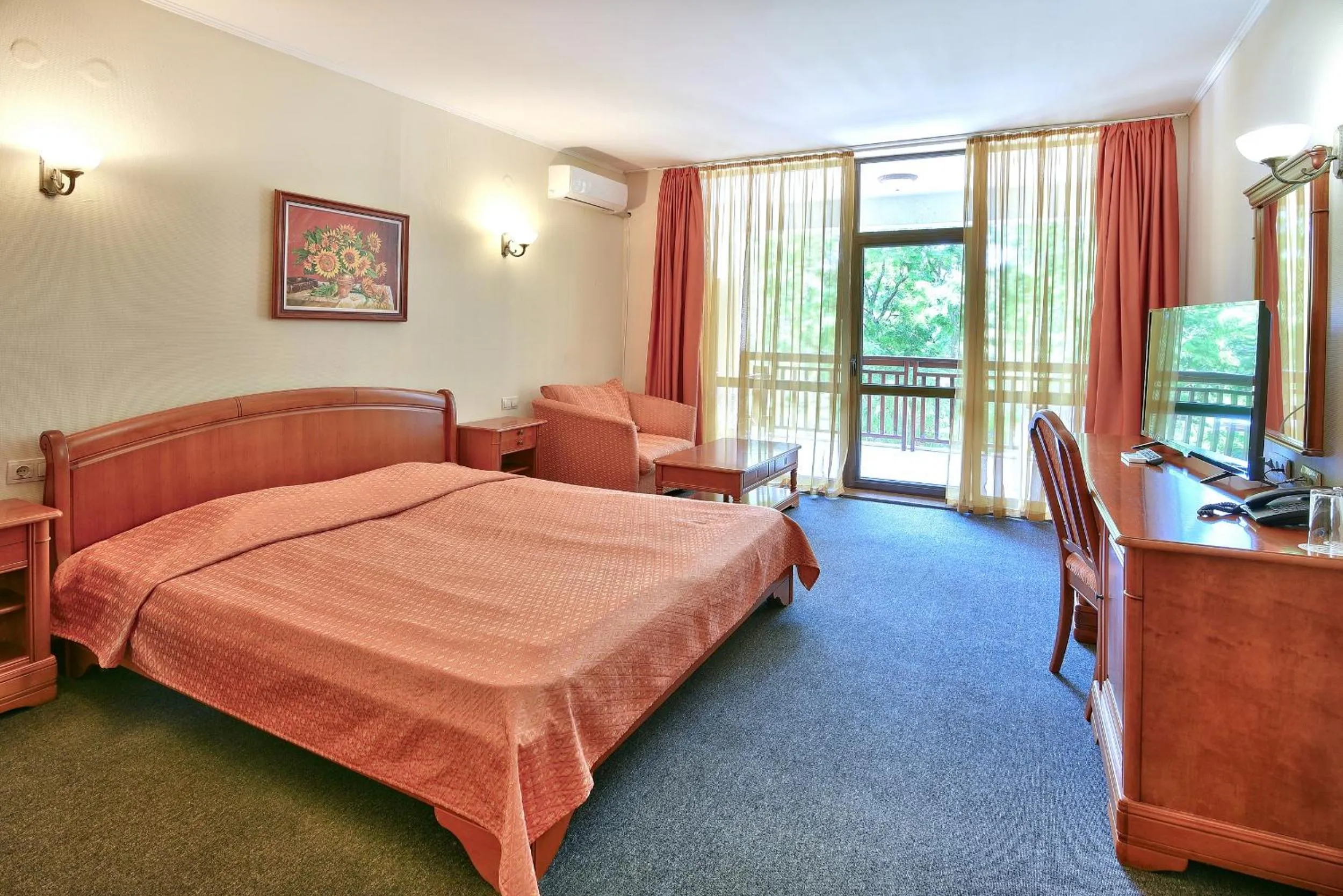 Bed in Estreya Residence Hotel and SPA