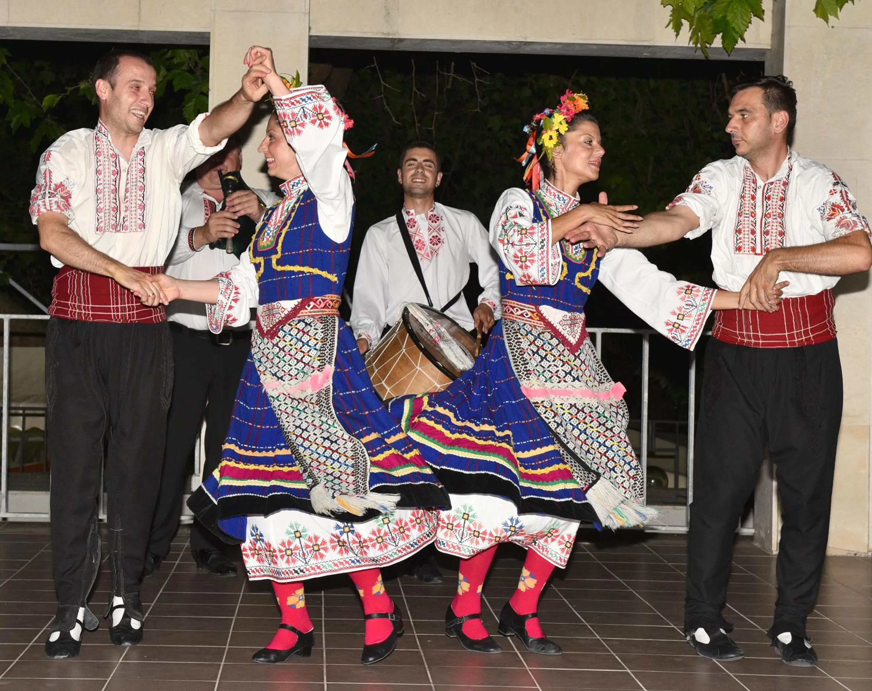 Evening entertainment in Estreya Residence Hotel and SPA