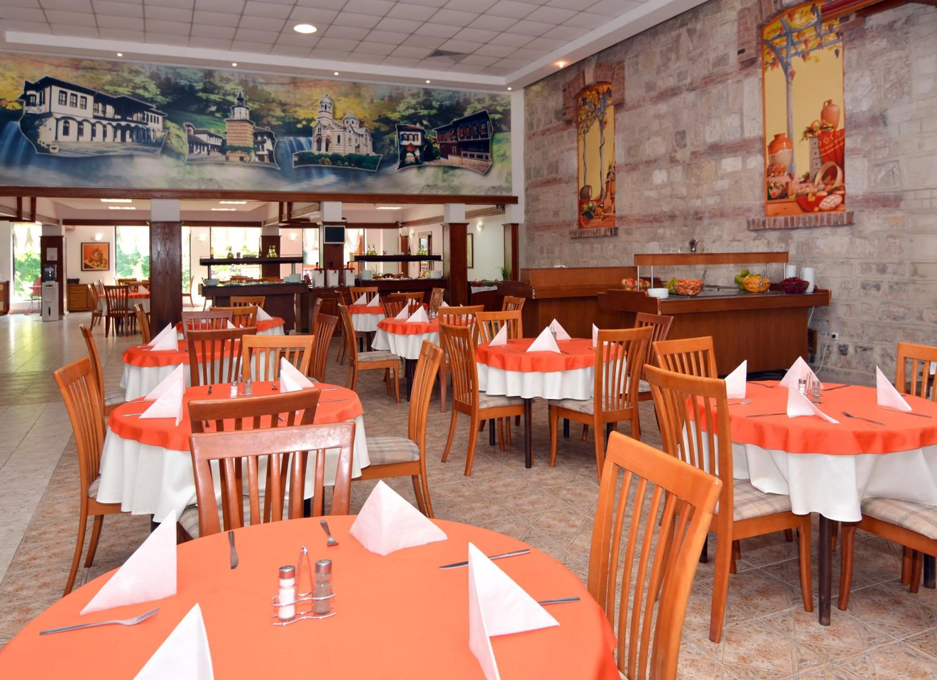 Restaurant/places to eat in Estreya Residence Hotel and SPA