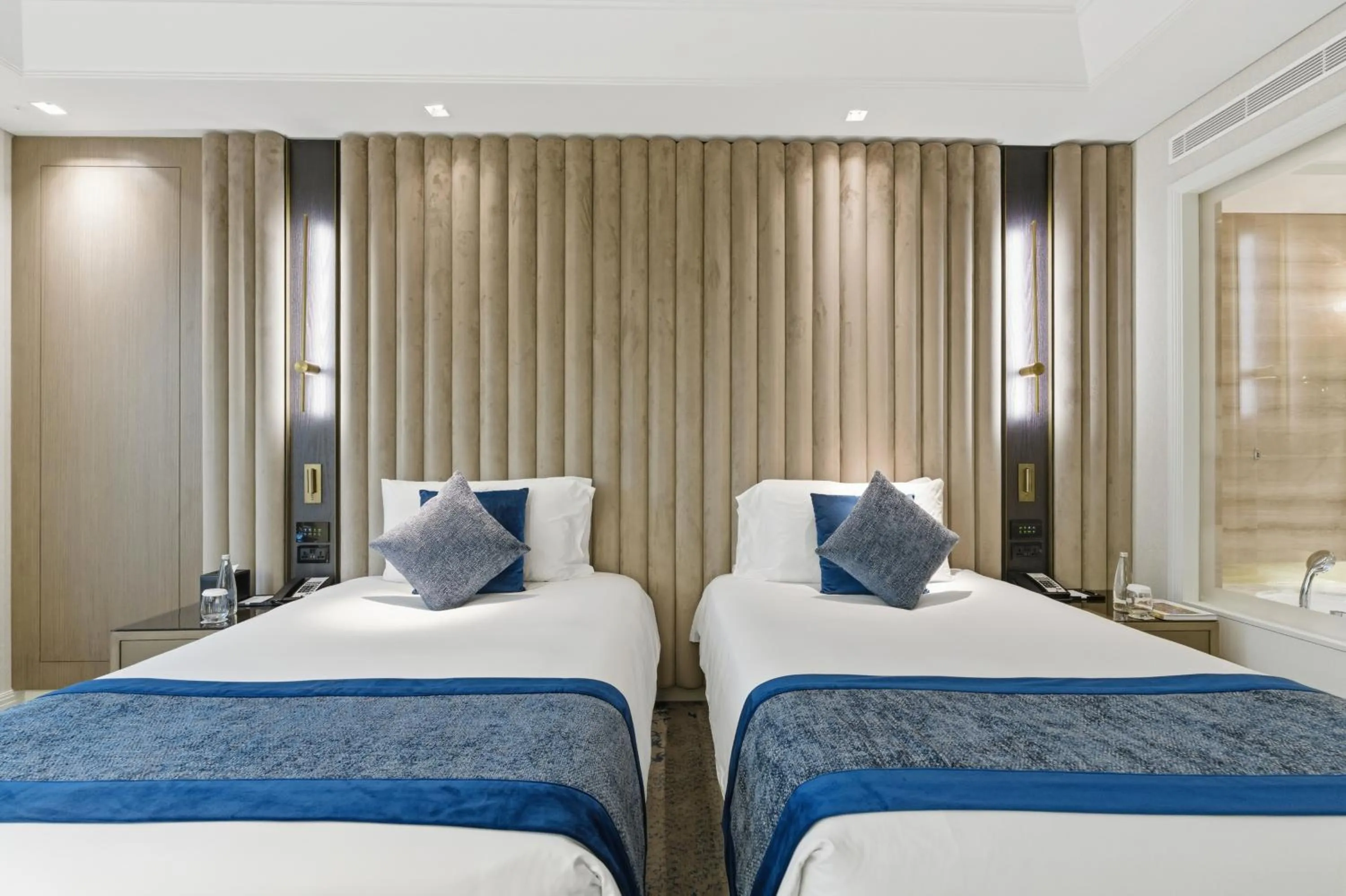 Bedroom, Bed in Taj Dubai