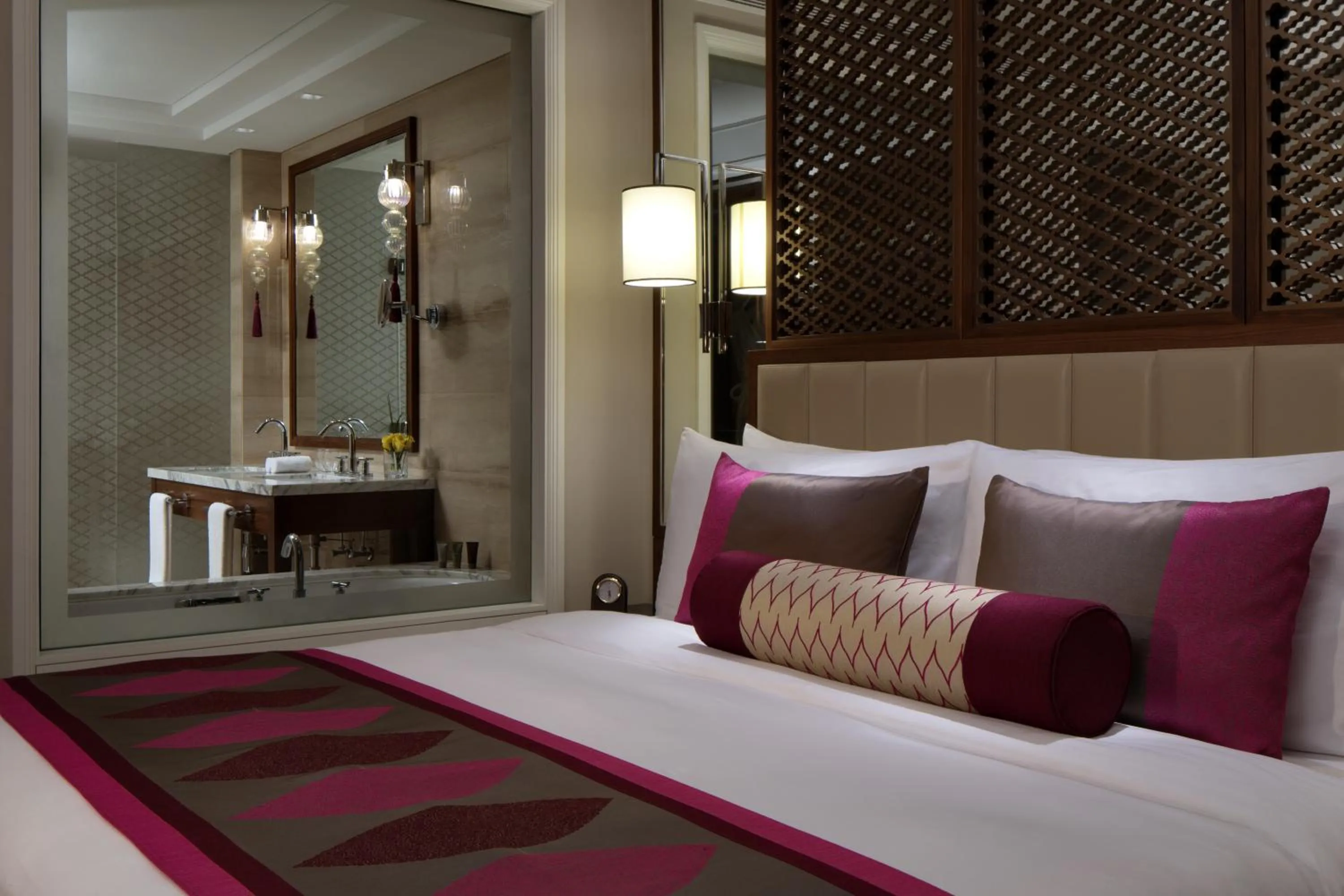 Bedroom, Bed in Taj Dubai