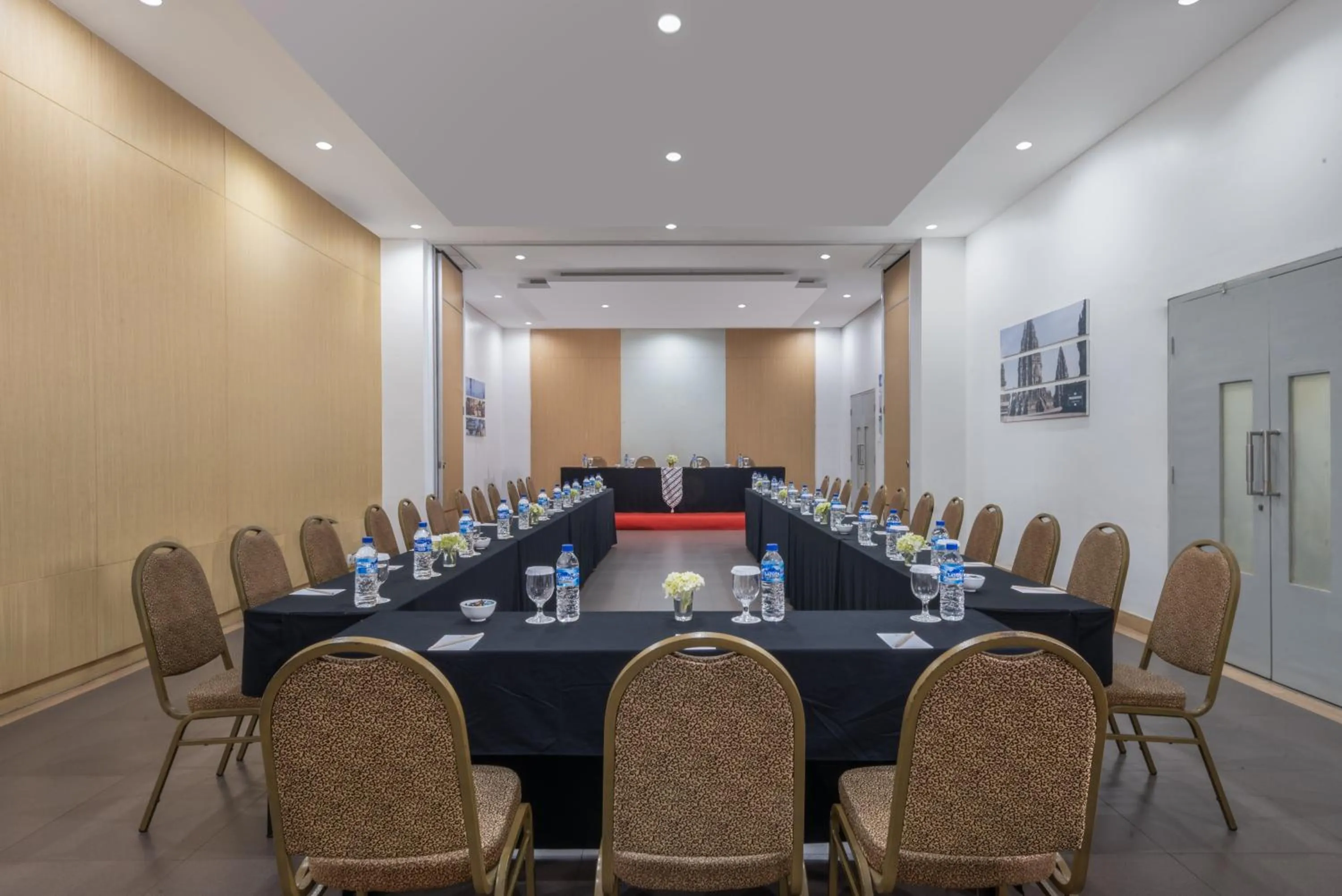 Meeting/conference room in Indies Style Malioboro Hotel