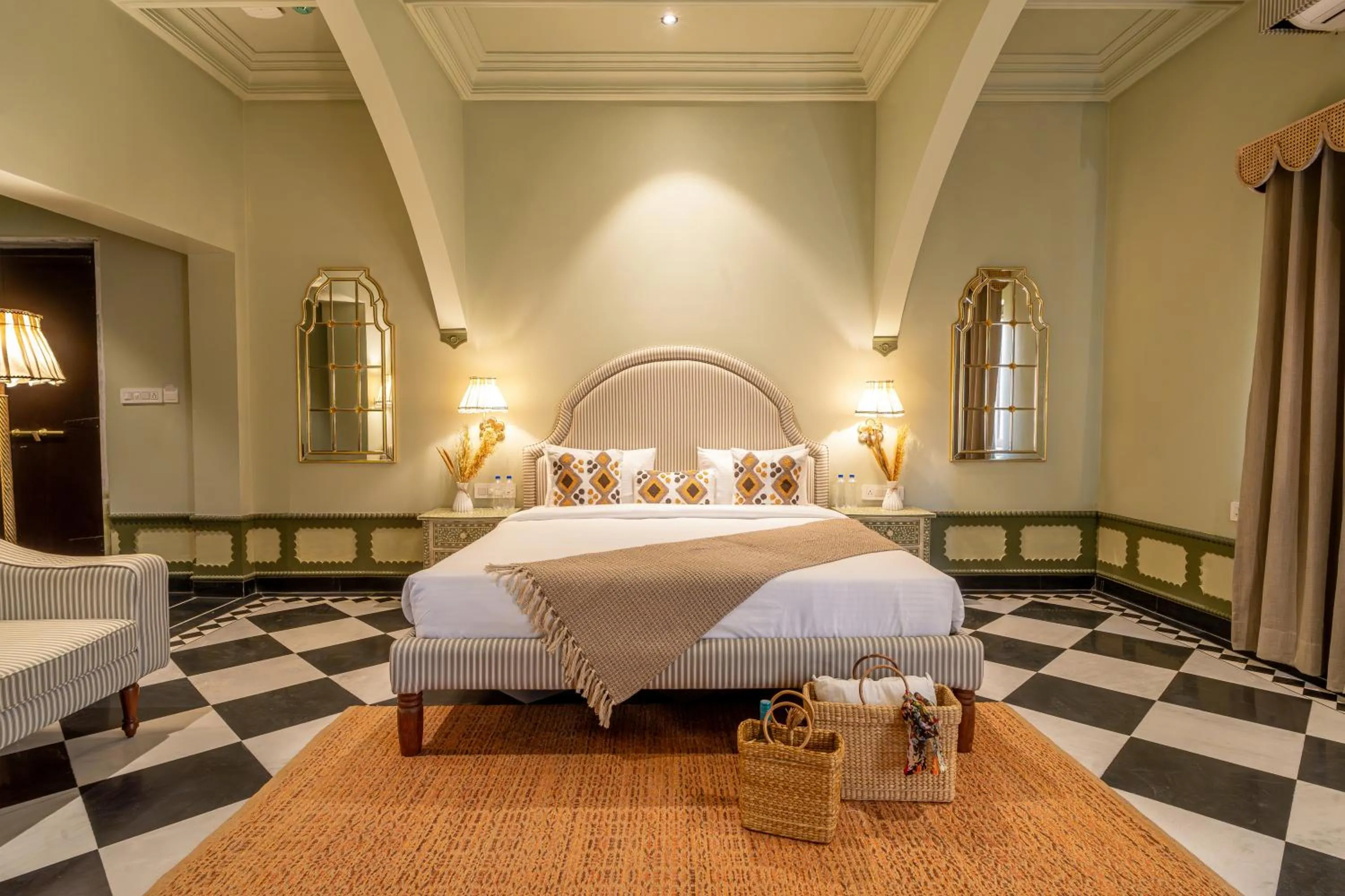 Bedroom, Bed in Daulatgarh Resort