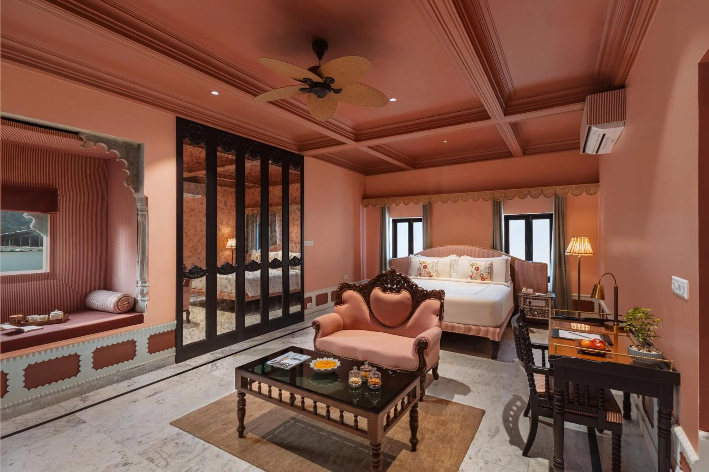 Bedroom, Bed in Daulatgarh Resort