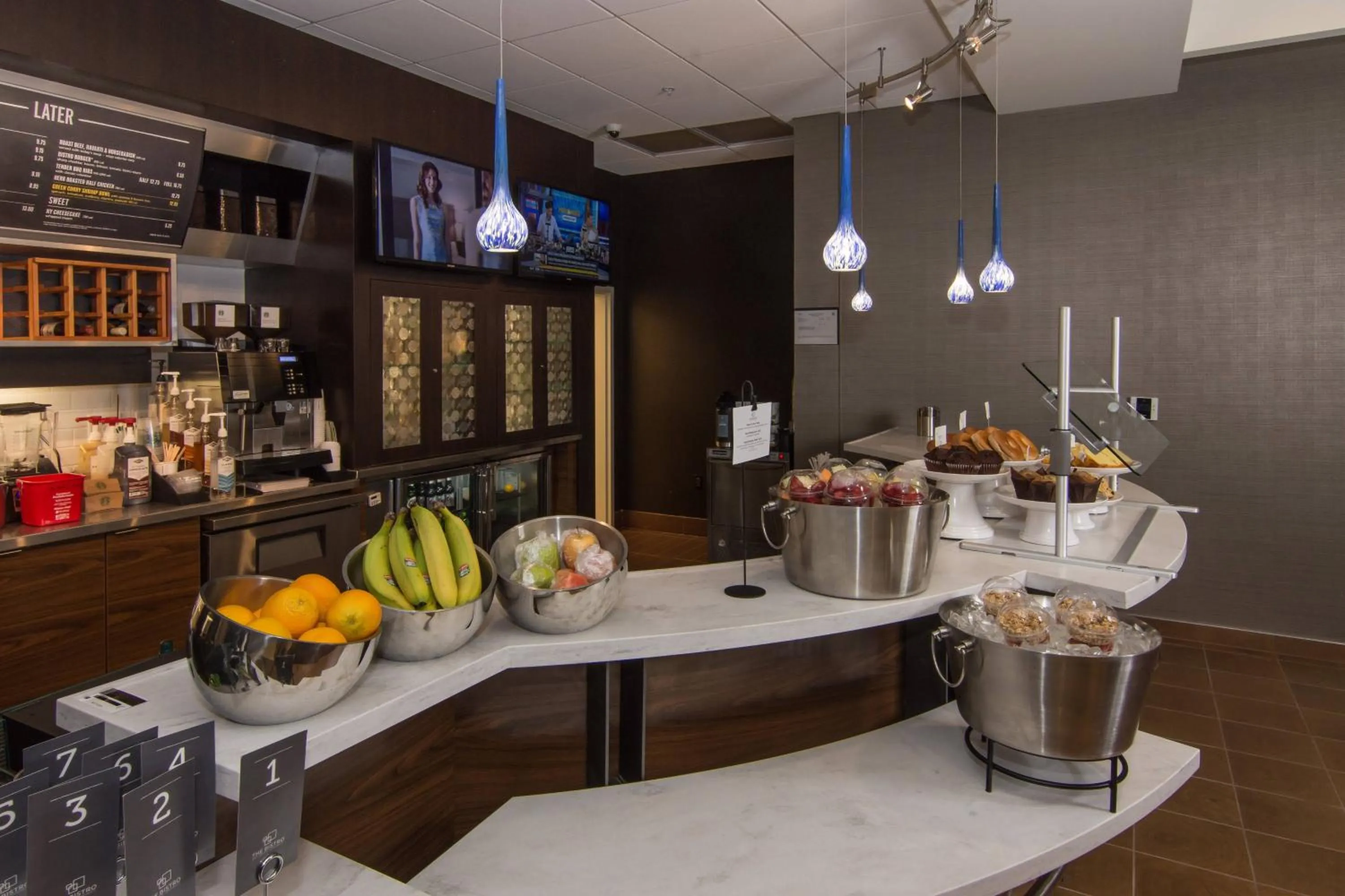 Breakfast in Courtyard by Marriott Raleigh-Durham Airport/Brier Creek