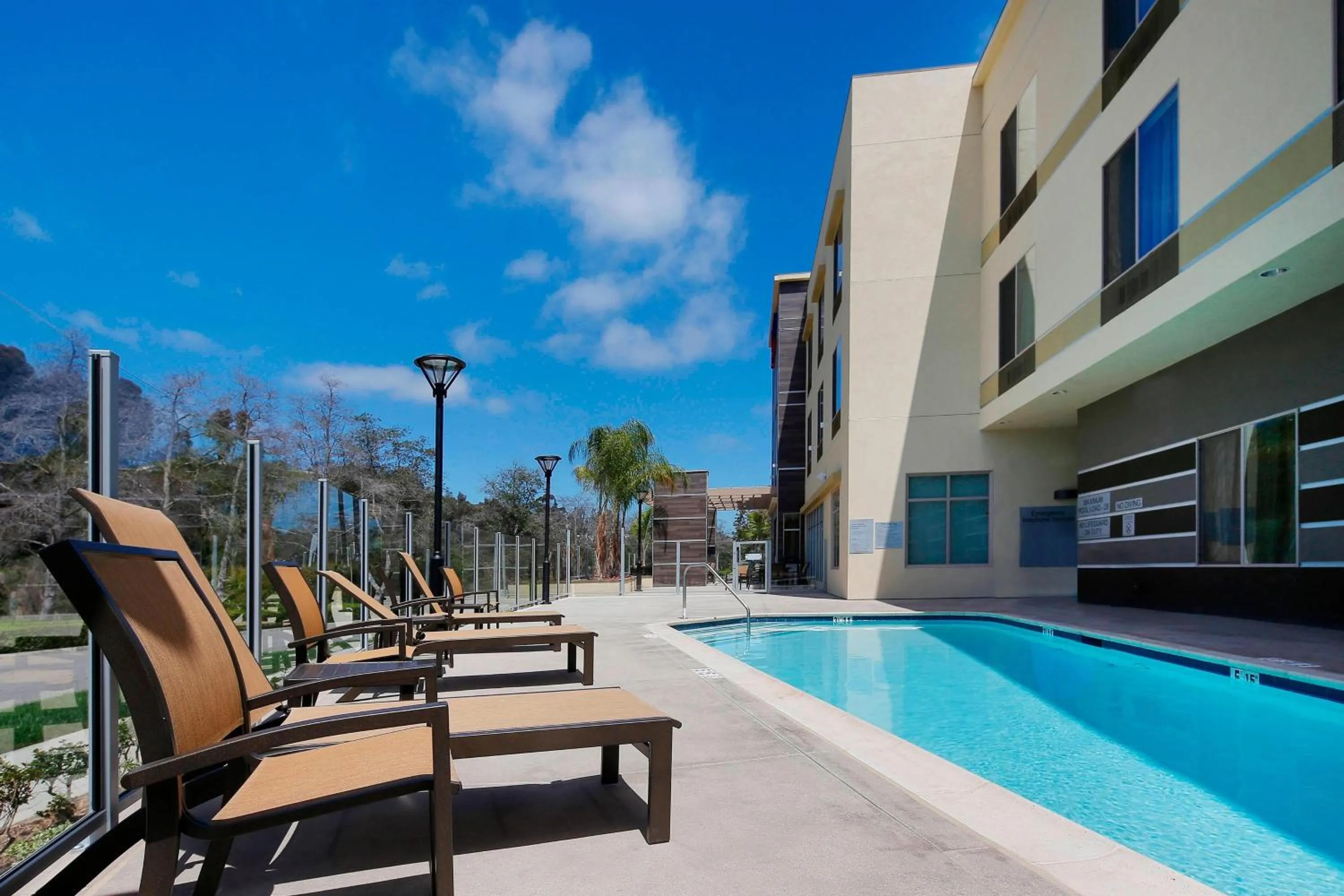 Swimming pool in Fairfield Inn & Suites by Marriott San Diego Carlsbad
